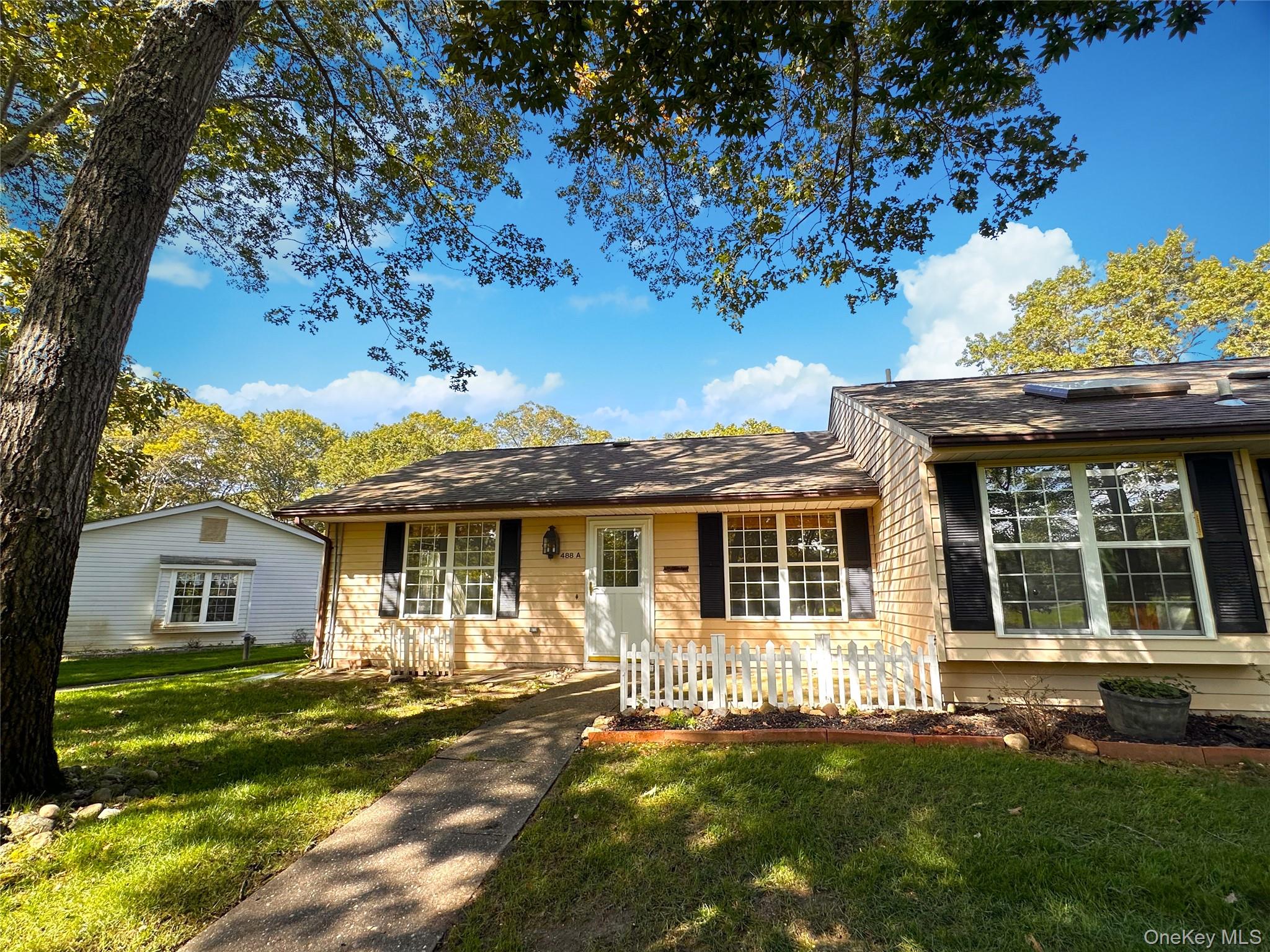 #1 photo, 488A Fairway Court, सफ़ोक काउंटी Ridge , NY 11961