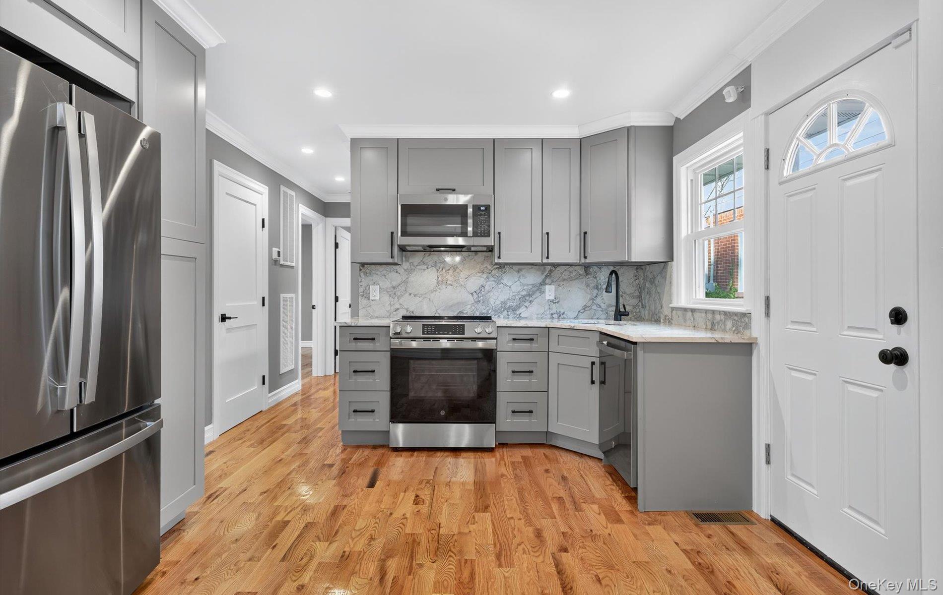 #15 photo, 1098 Russell Street, Franklin Square , NY 11010