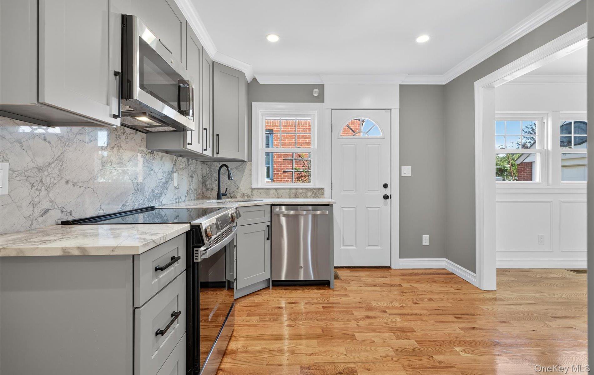 #18 photo, 1098 Russell Street, Franklin Square , NY 11010