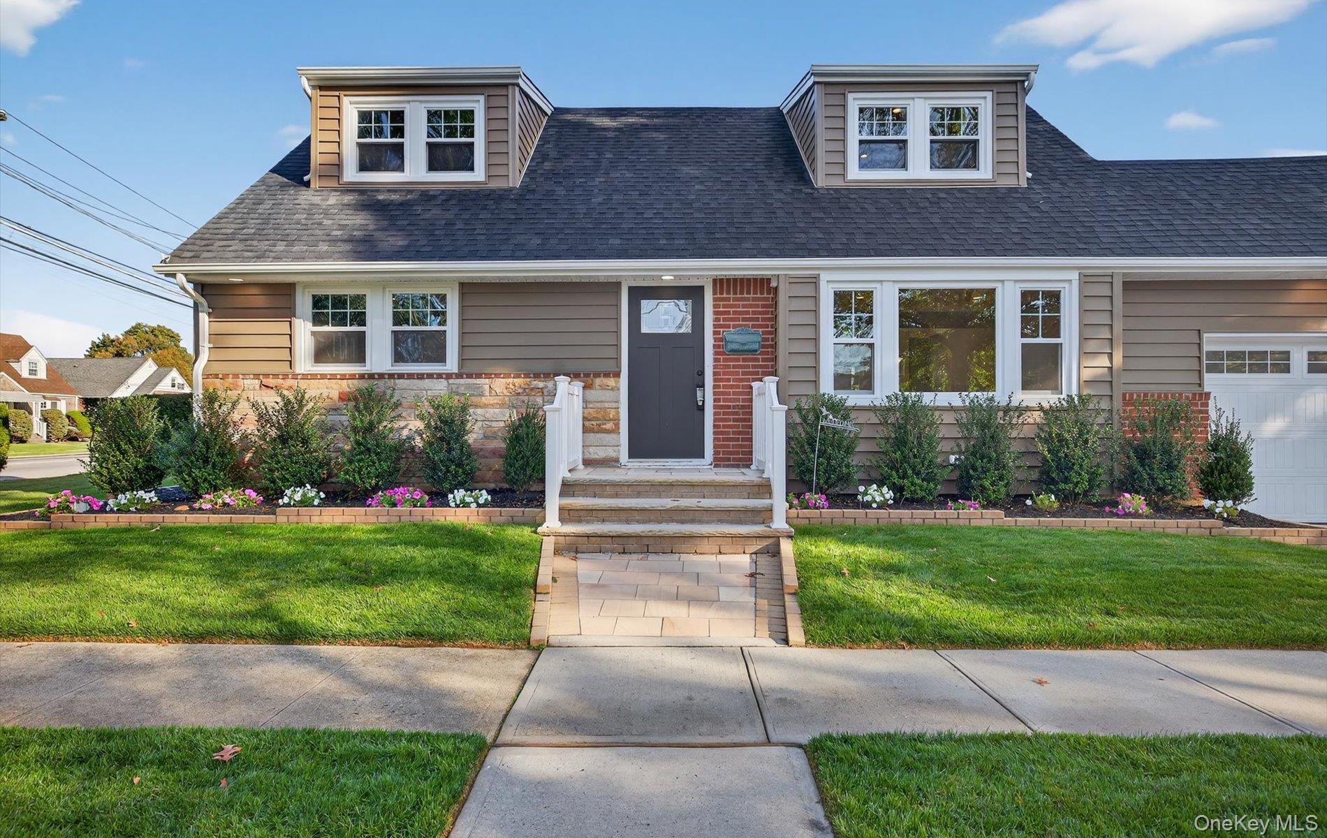 #3 photo, 1098 Russell Street, Franklin Square , NY 11010