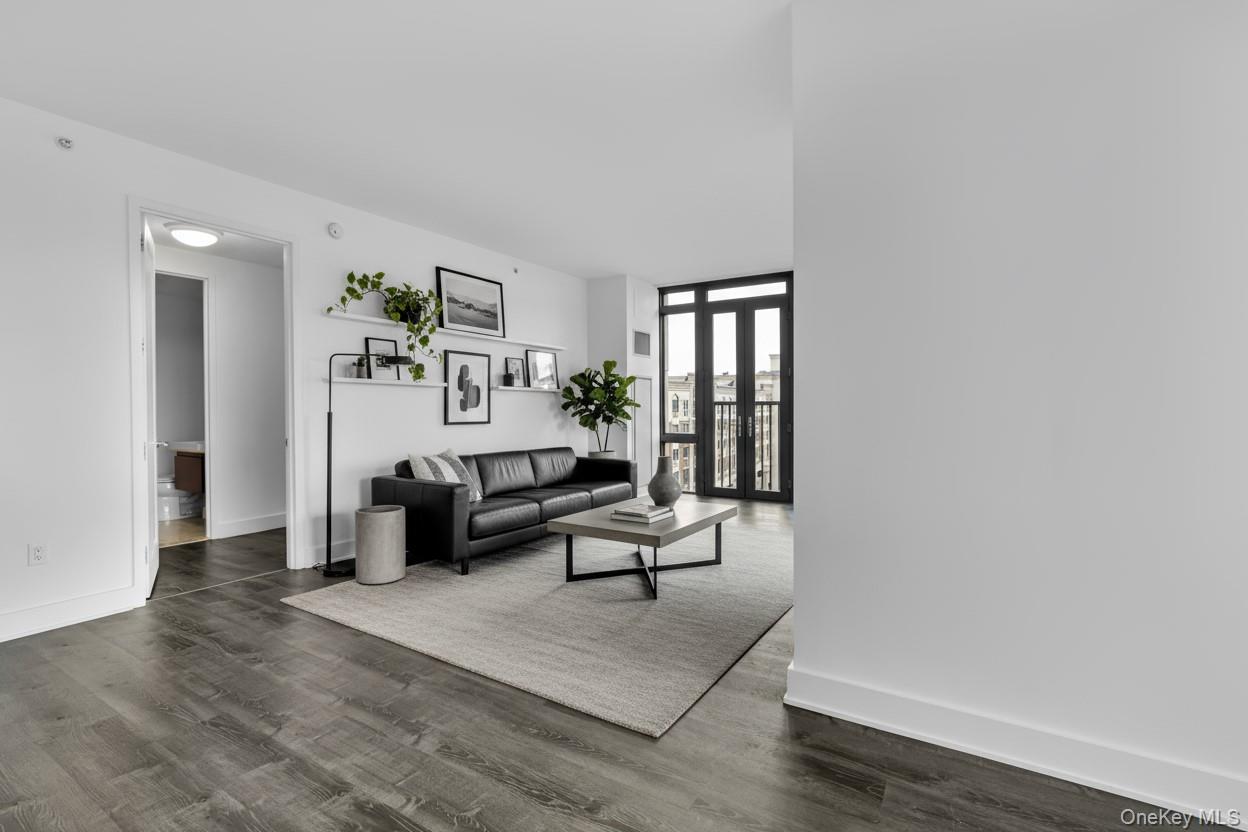 #7 photo, 175 Huguenot Street, New Rochelle , NY 10801