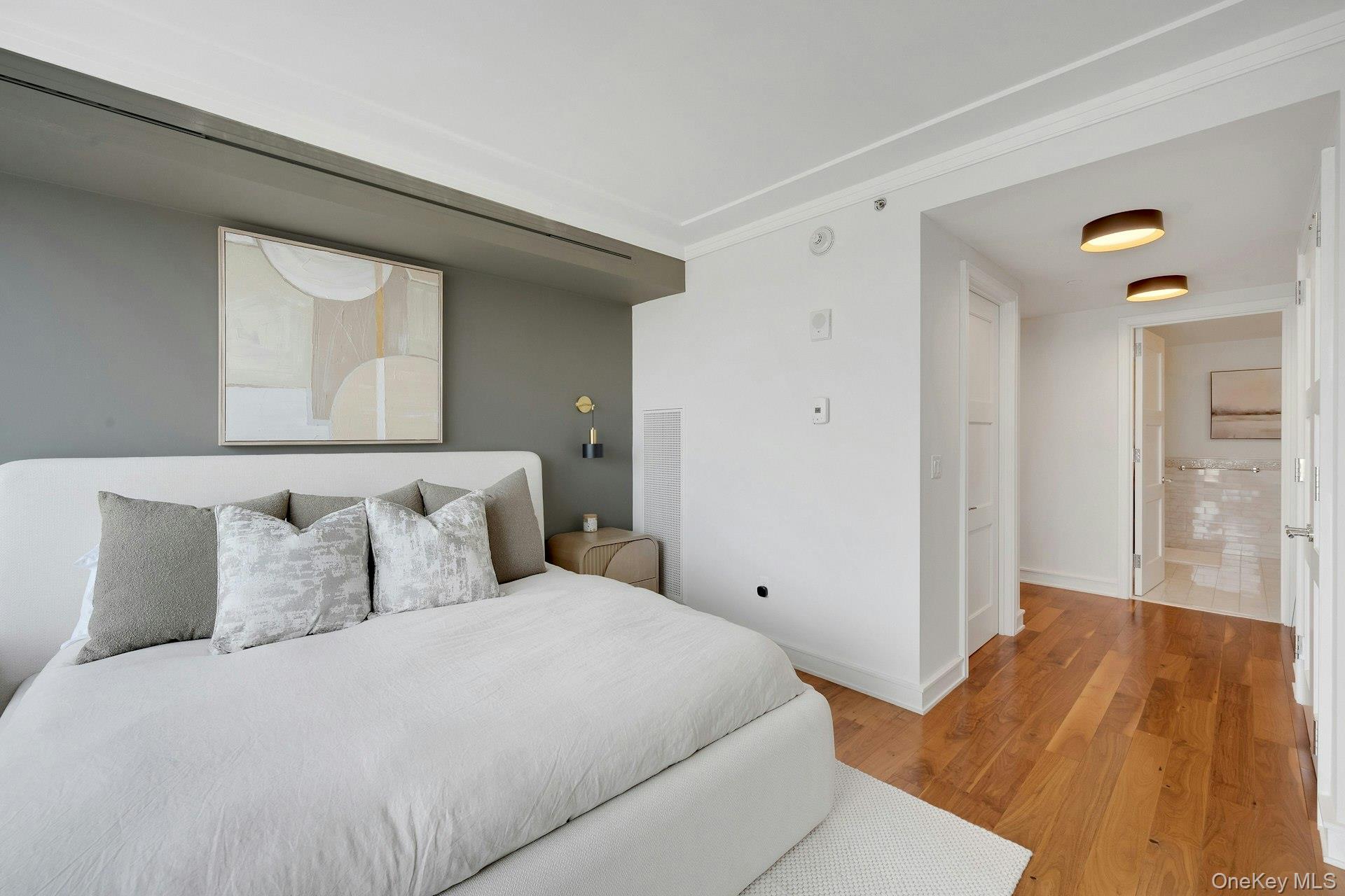 #17 photo, 5 Renaissance Square, White Plains , NY 10601