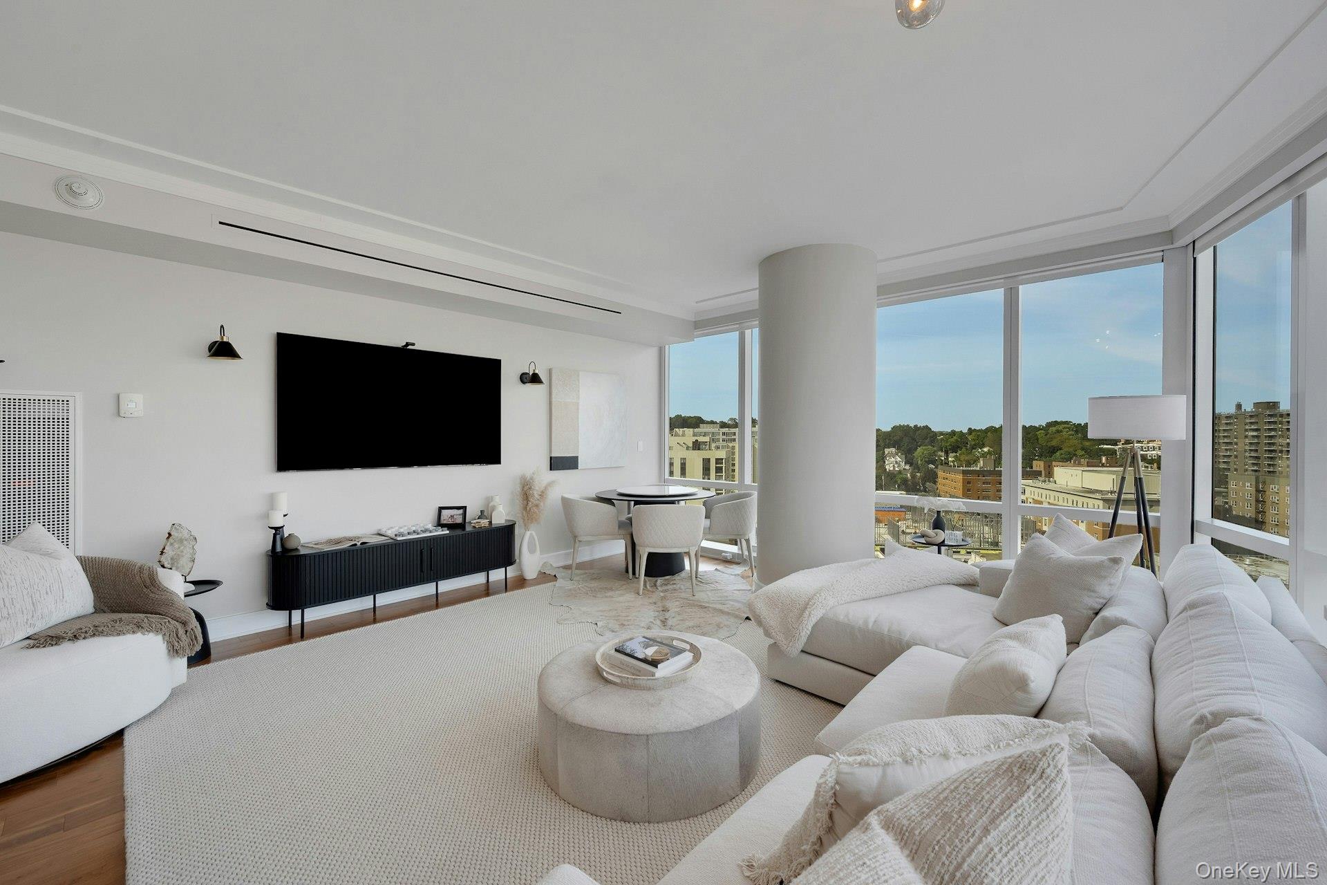 #4 photo, 5 Renaissance Square, White Plains , NY 10601