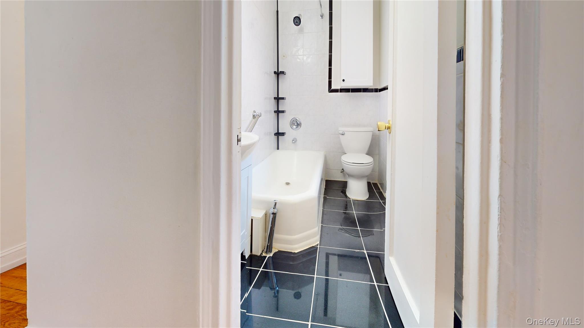 #4 photo, 2160 Bronx Park, ブロンクス区 Bronx , NY 10462