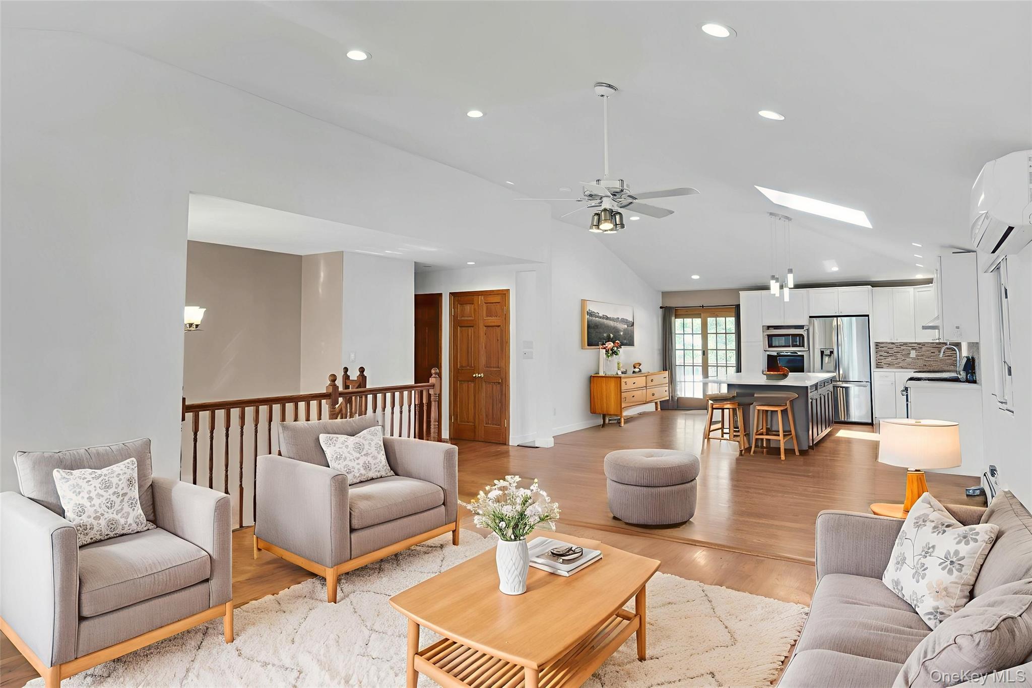 #11 photo, 33 Pittoni Drive, Commack , NY 11725