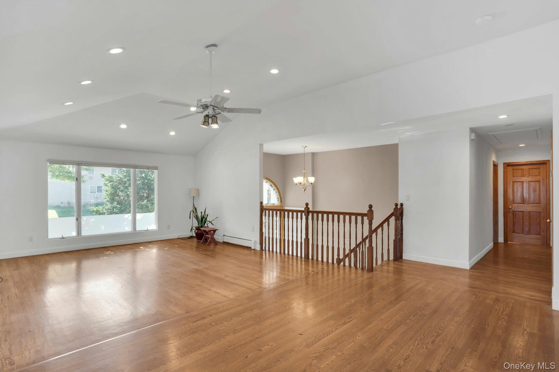 #14 photo, 33 Pittoni Drive, Commack , NY 11725