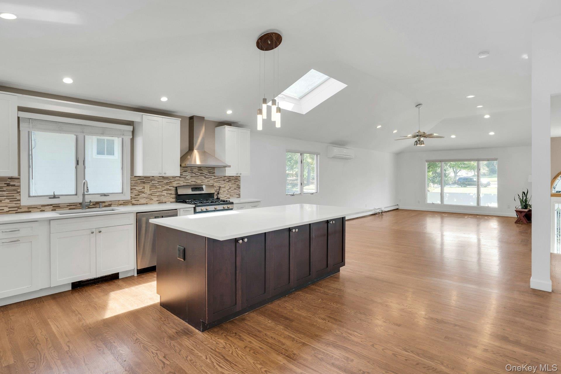 #17 photo, 33 Pittoni Drive, Commack , NY 11725