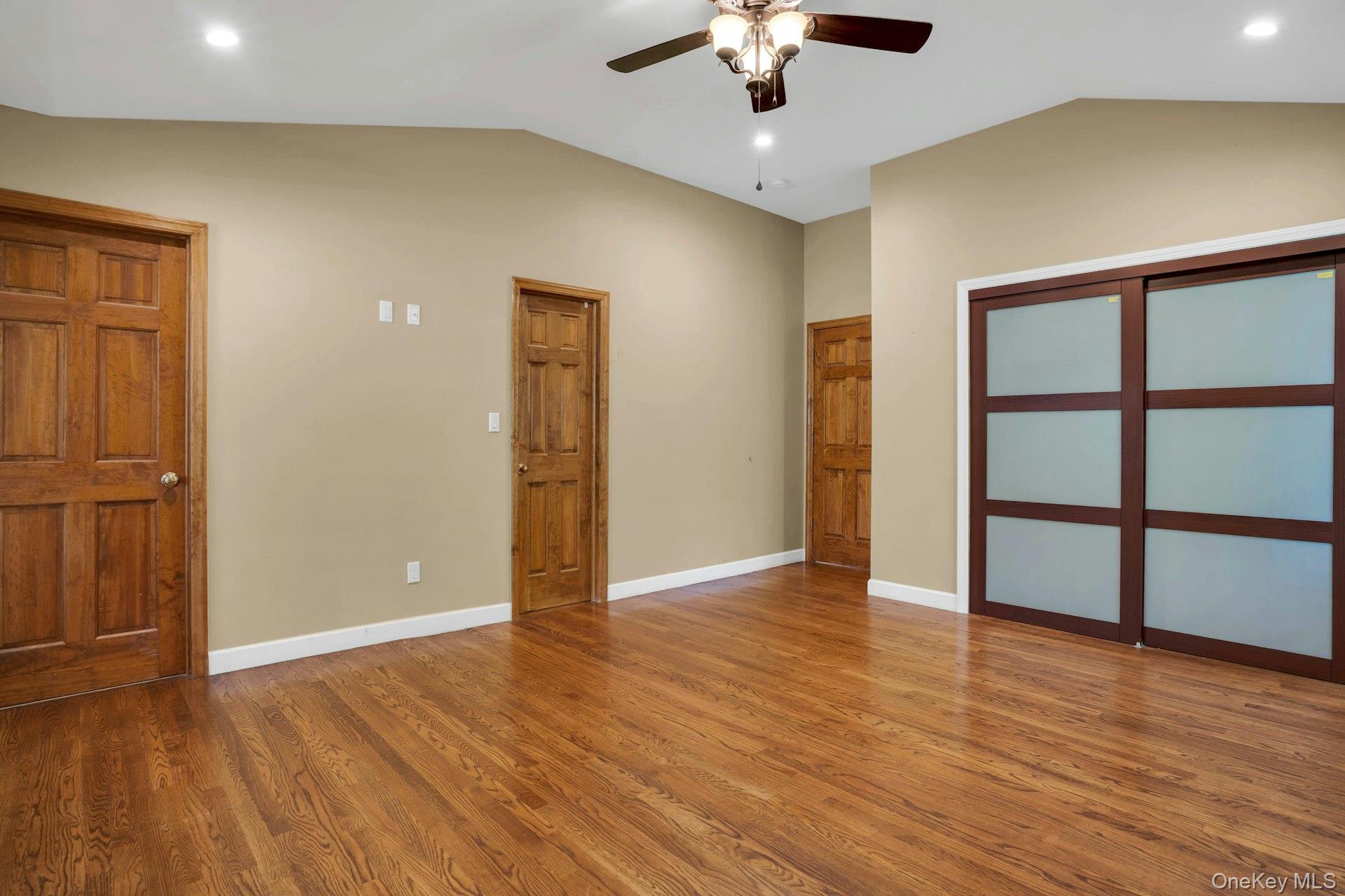 #19 photo, 33 Pittoni Drive, Commack , NY 11725