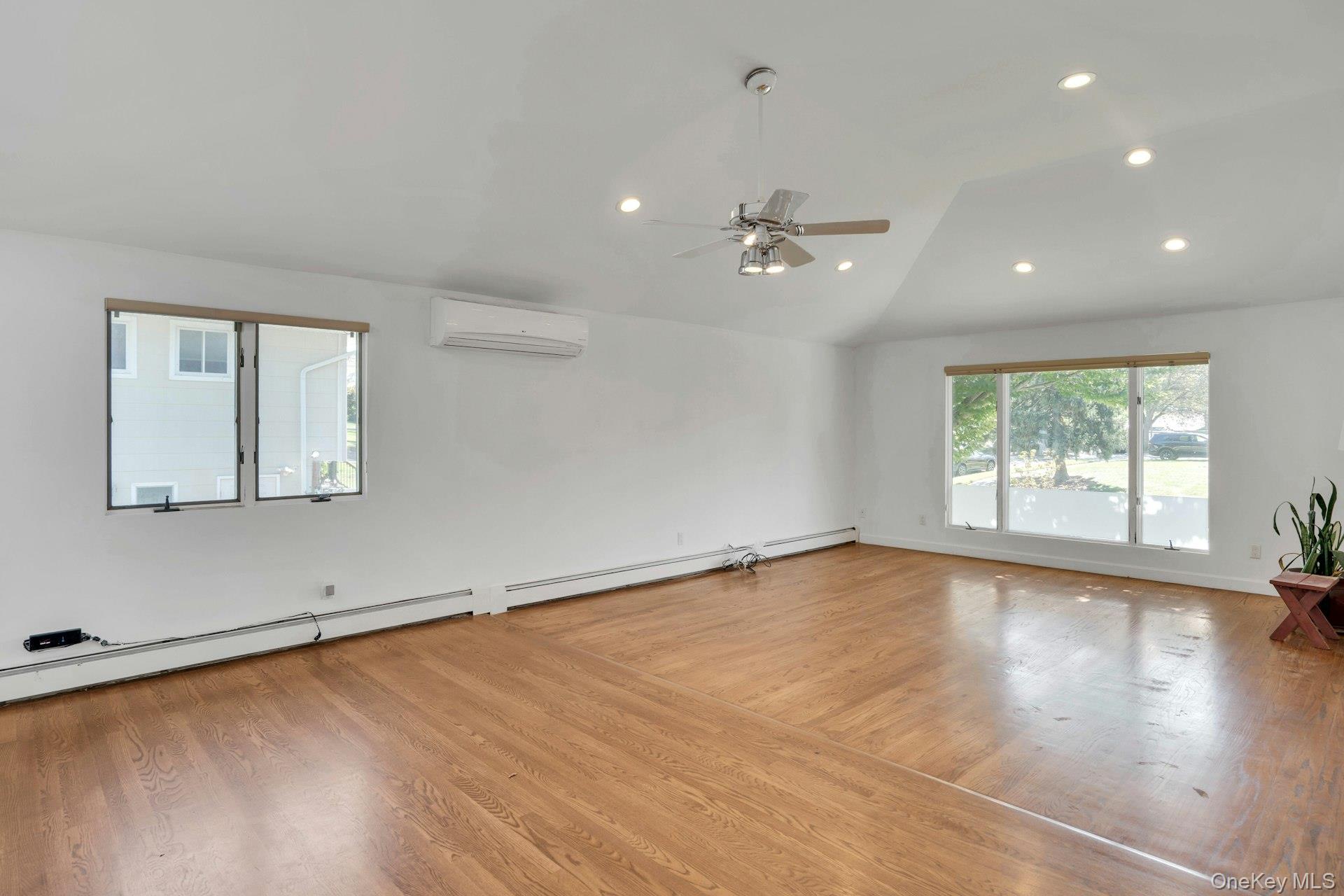 #9 photo, 33 Pittoni Drive, Commack , NY 11725