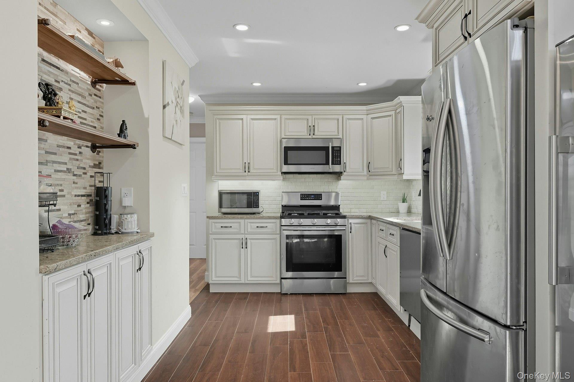 #16 photo, 3208 Linden Street, Wantagh , NY 11793