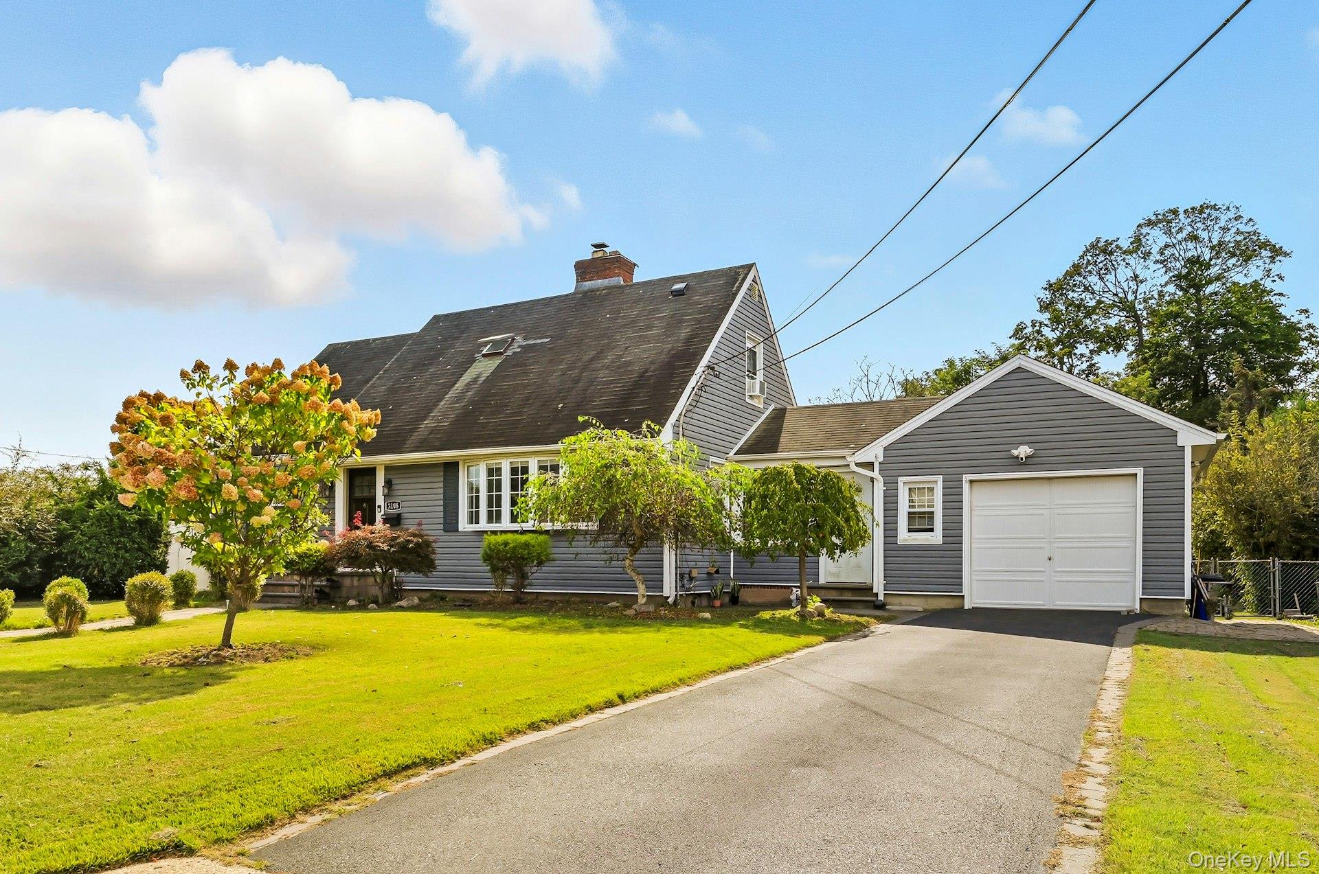 #3 photo, 3208 Linden Street, Wantagh , NY 11793