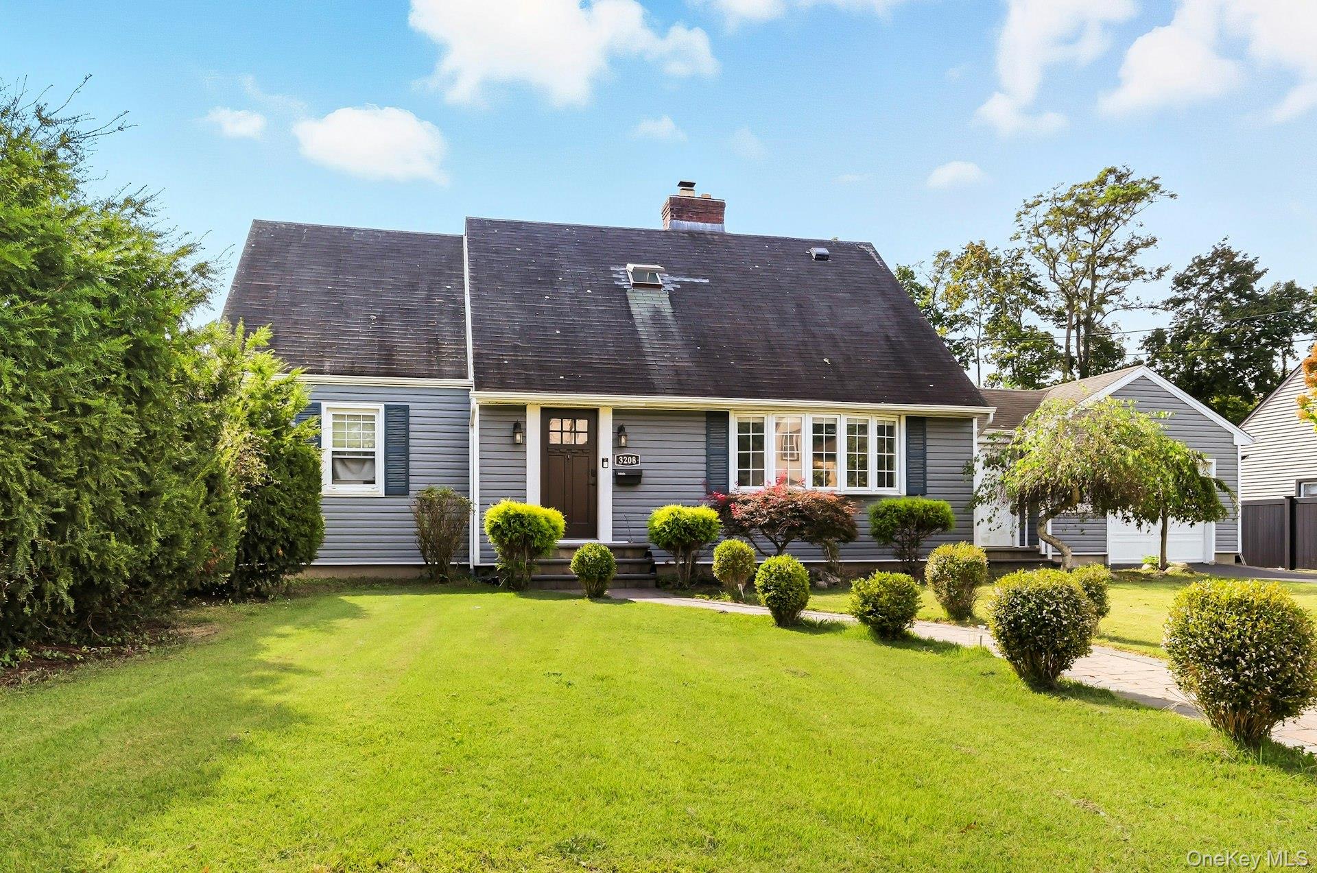 #4 photo, 3208 Linden Street, Wantagh , NY 11793