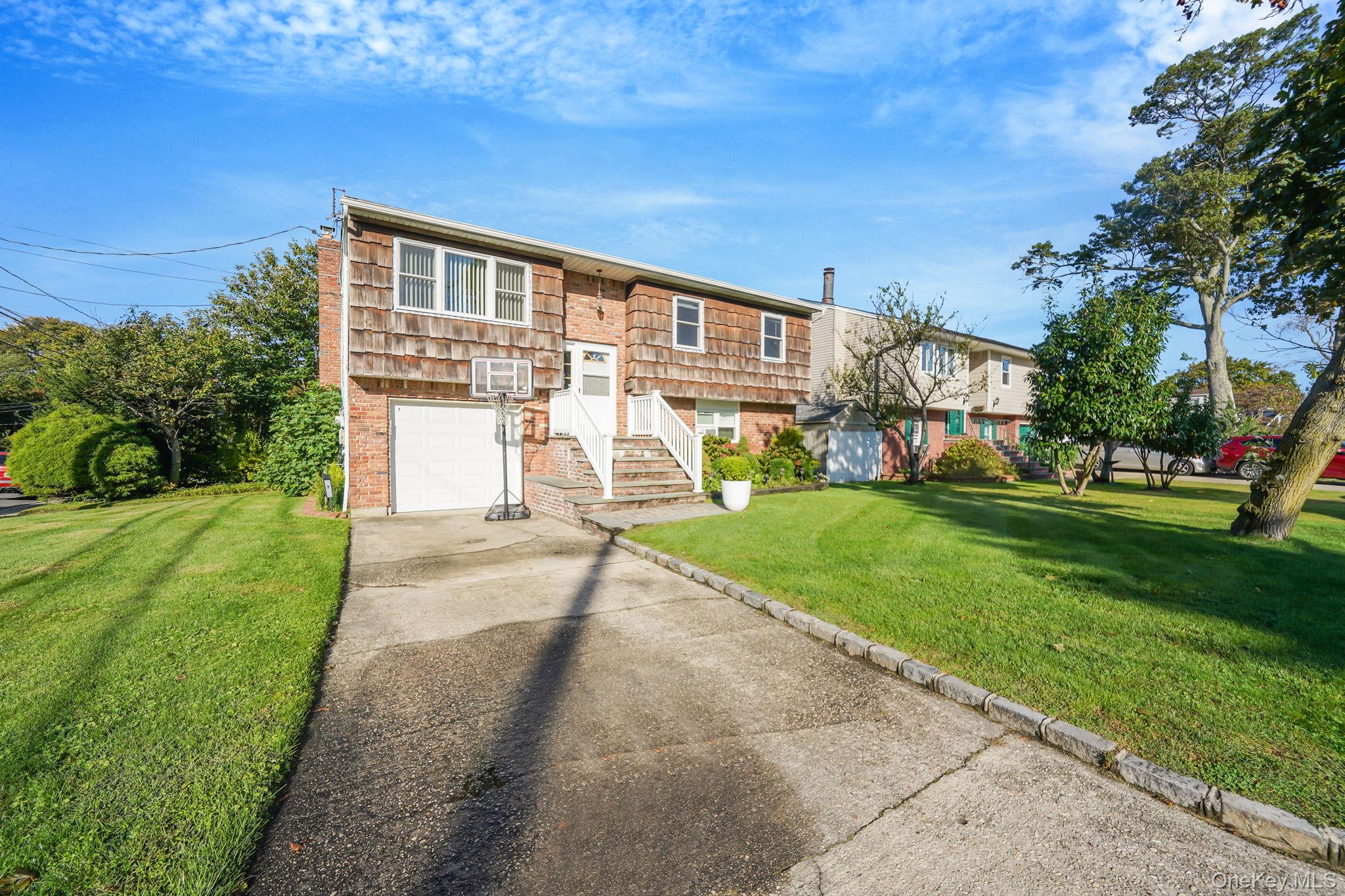 #2 photo, 7 Homecrest Avenue, サフォーク郡 Huntington Station , NY 11746