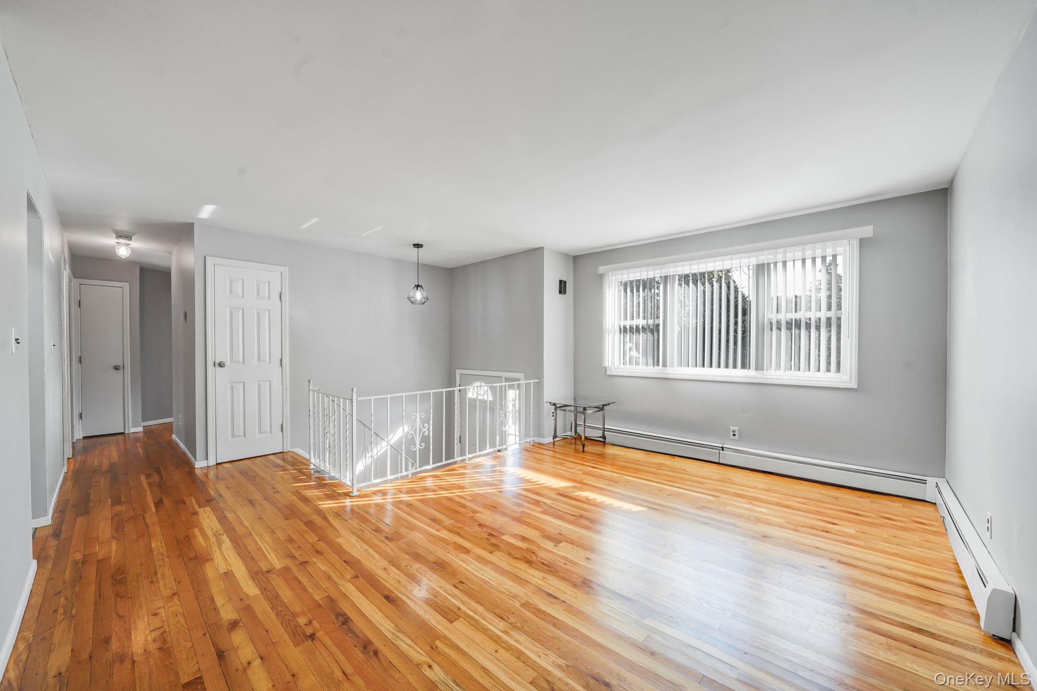 #3 photo, 7 Homecrest Avenue, サフォーク郡 Huntington Station , NY 11746