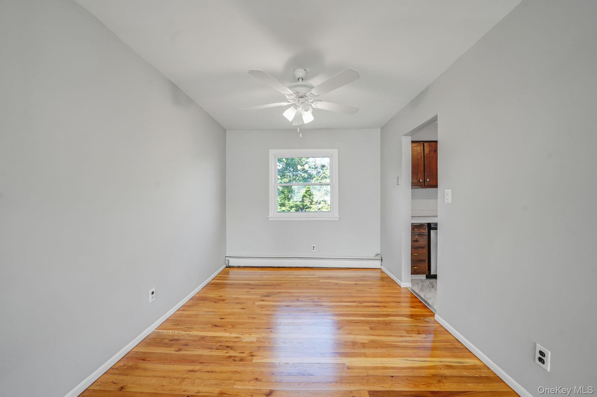 #6 photo, 7 Homecrest Avenue, サフォーク郡 Huntington Station , NY 11746