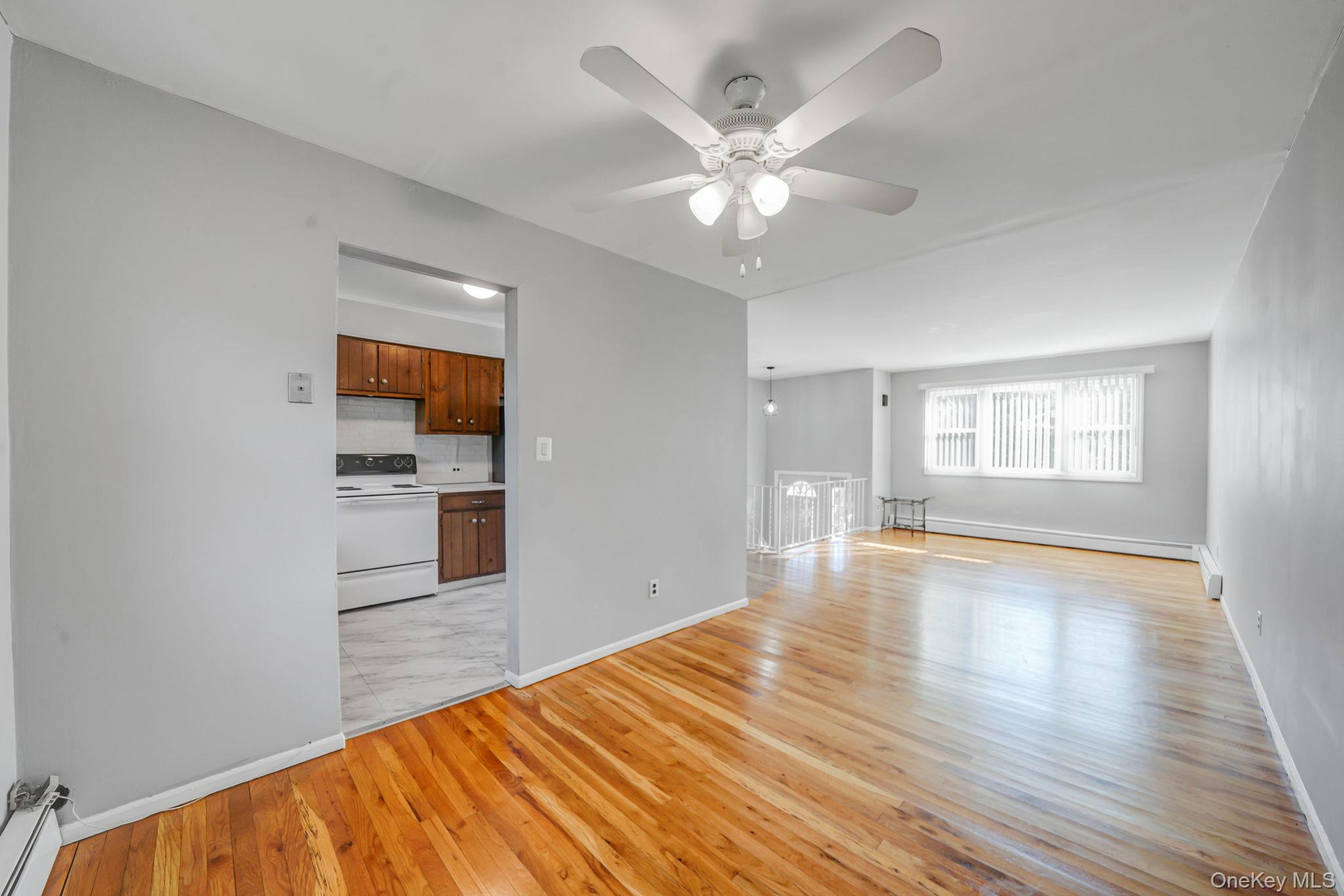 #7 photo, 7 Homecrest Avenue, サフォーク郡 Huntington Station , NY 11746