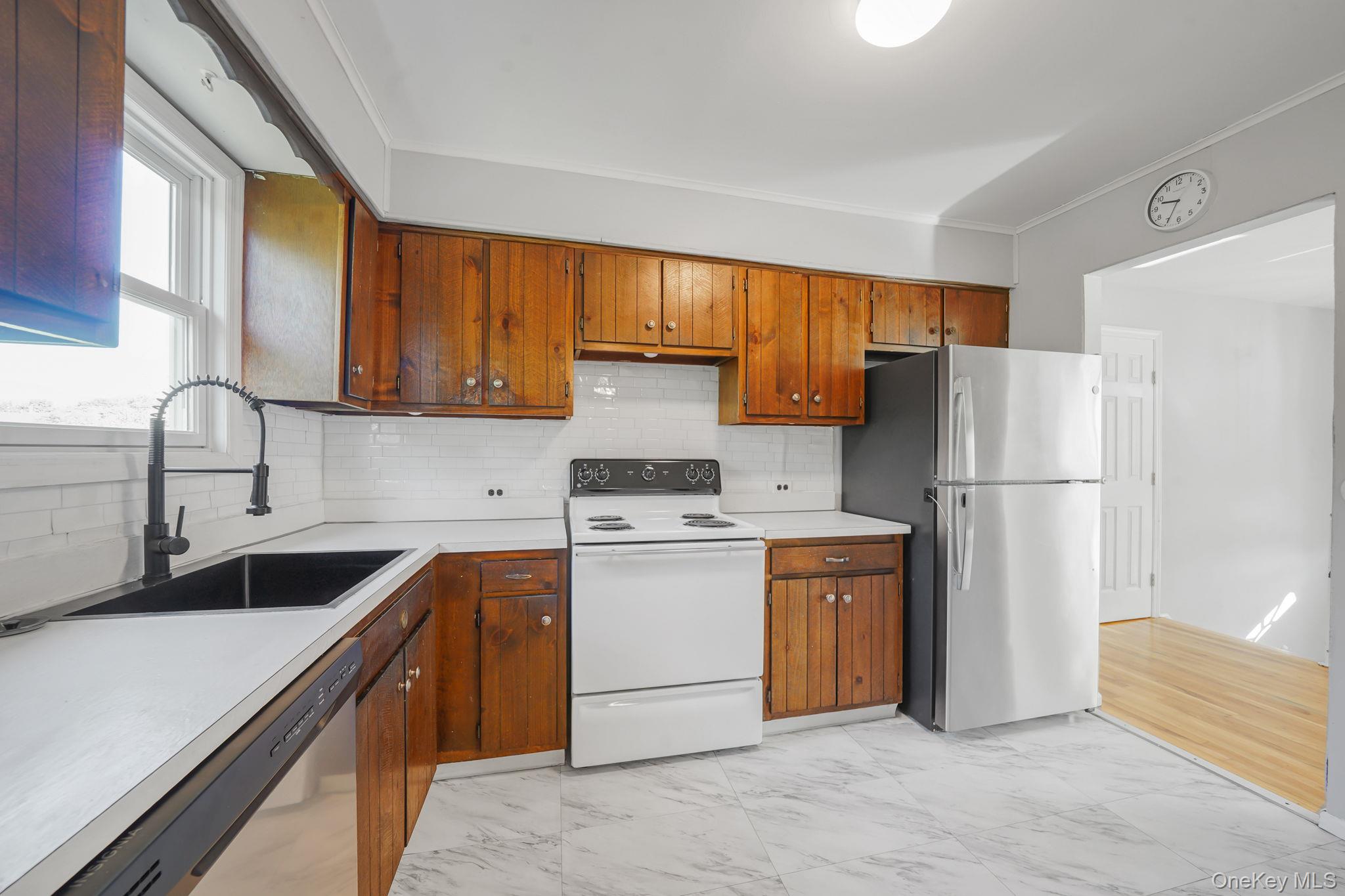 #8 photo, 7 Homecrest Avenue, サフォーク郡 Huntington Station , NY 11746