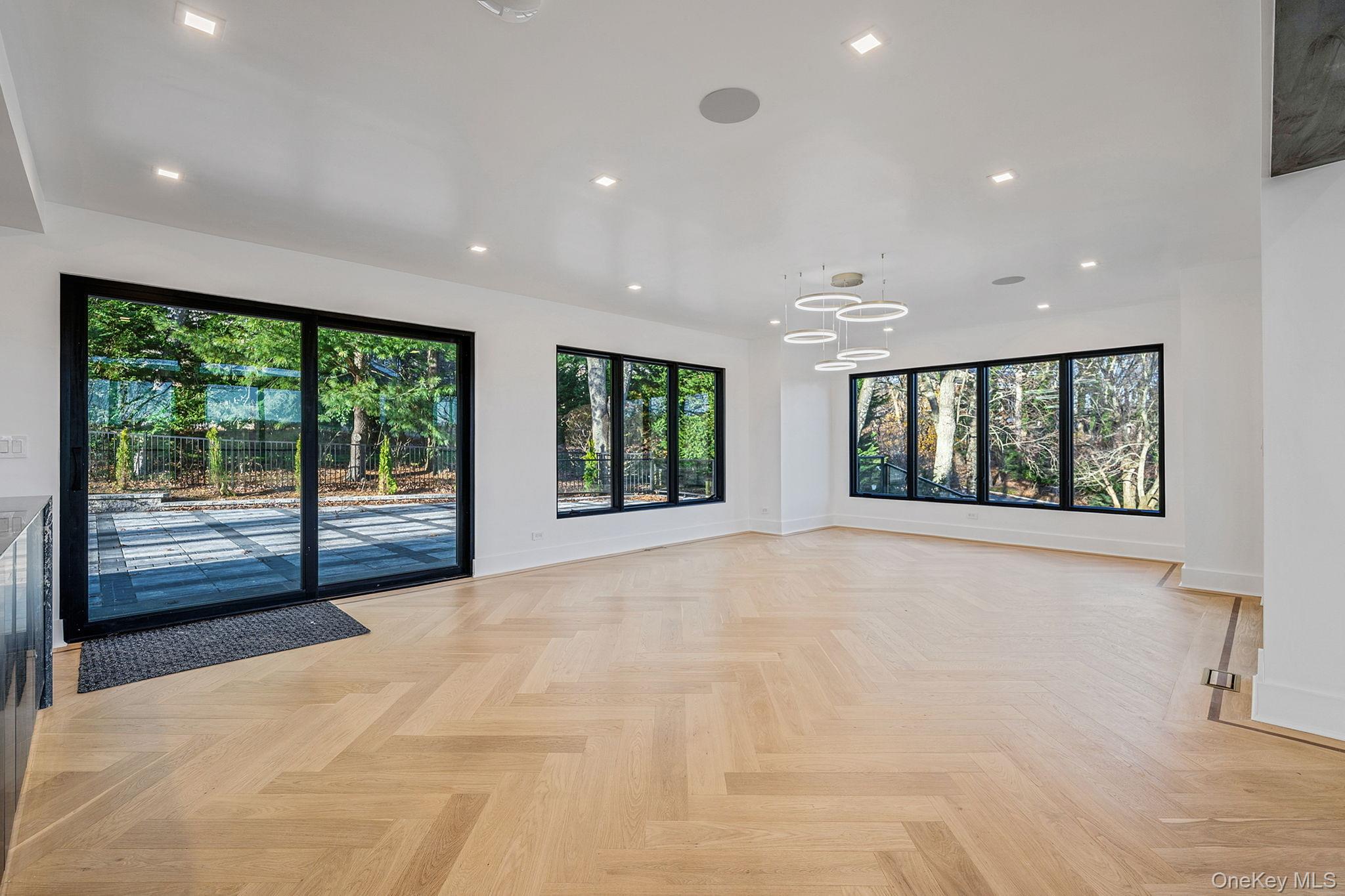 #12 photo, 7 Riverview Terrace, সাফোক কাউন্টি Smithtown , NY 11787