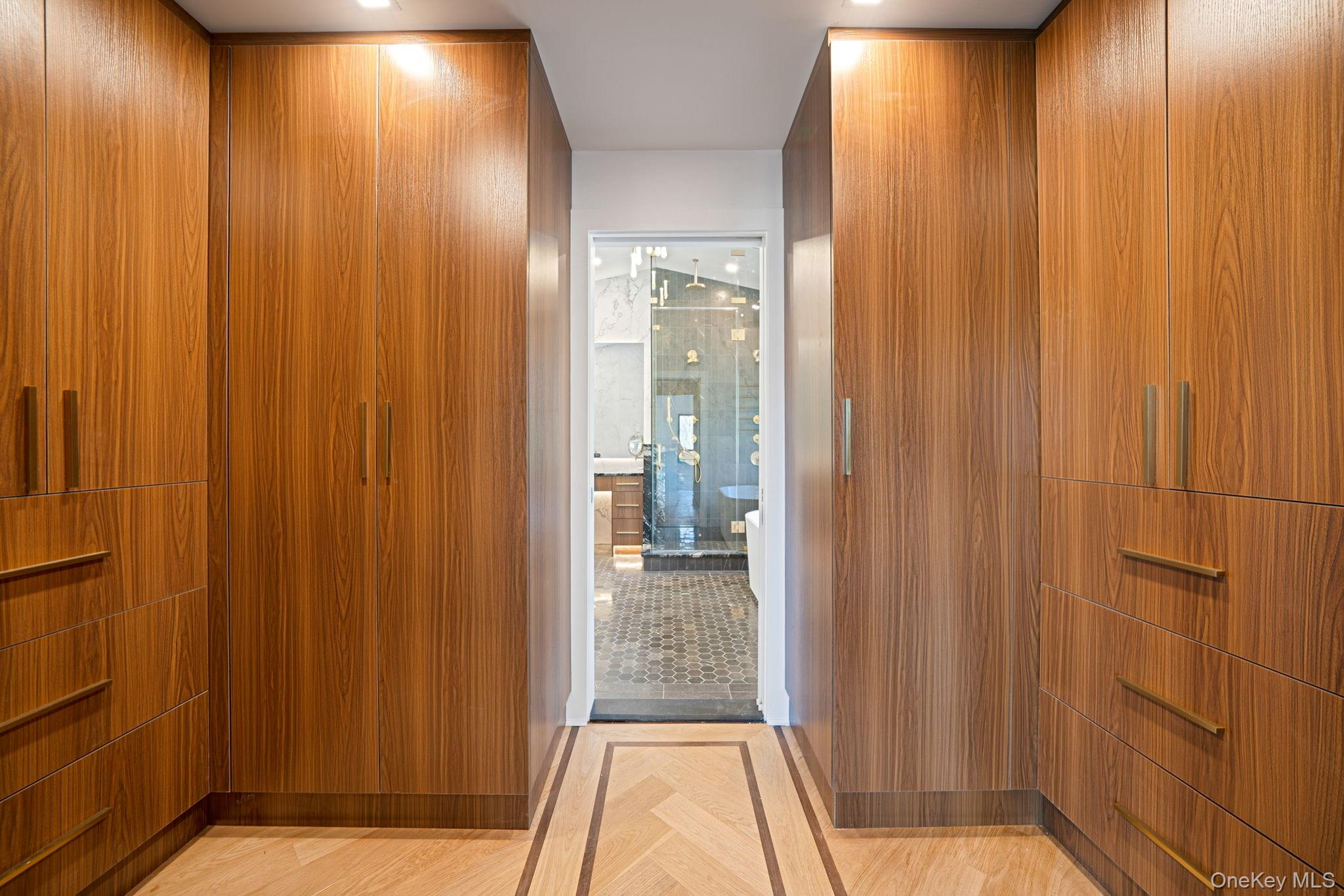 #18 photo, 7 Riverview Terrace, সাফোক কাউন্টি Smithtown , NY 11787