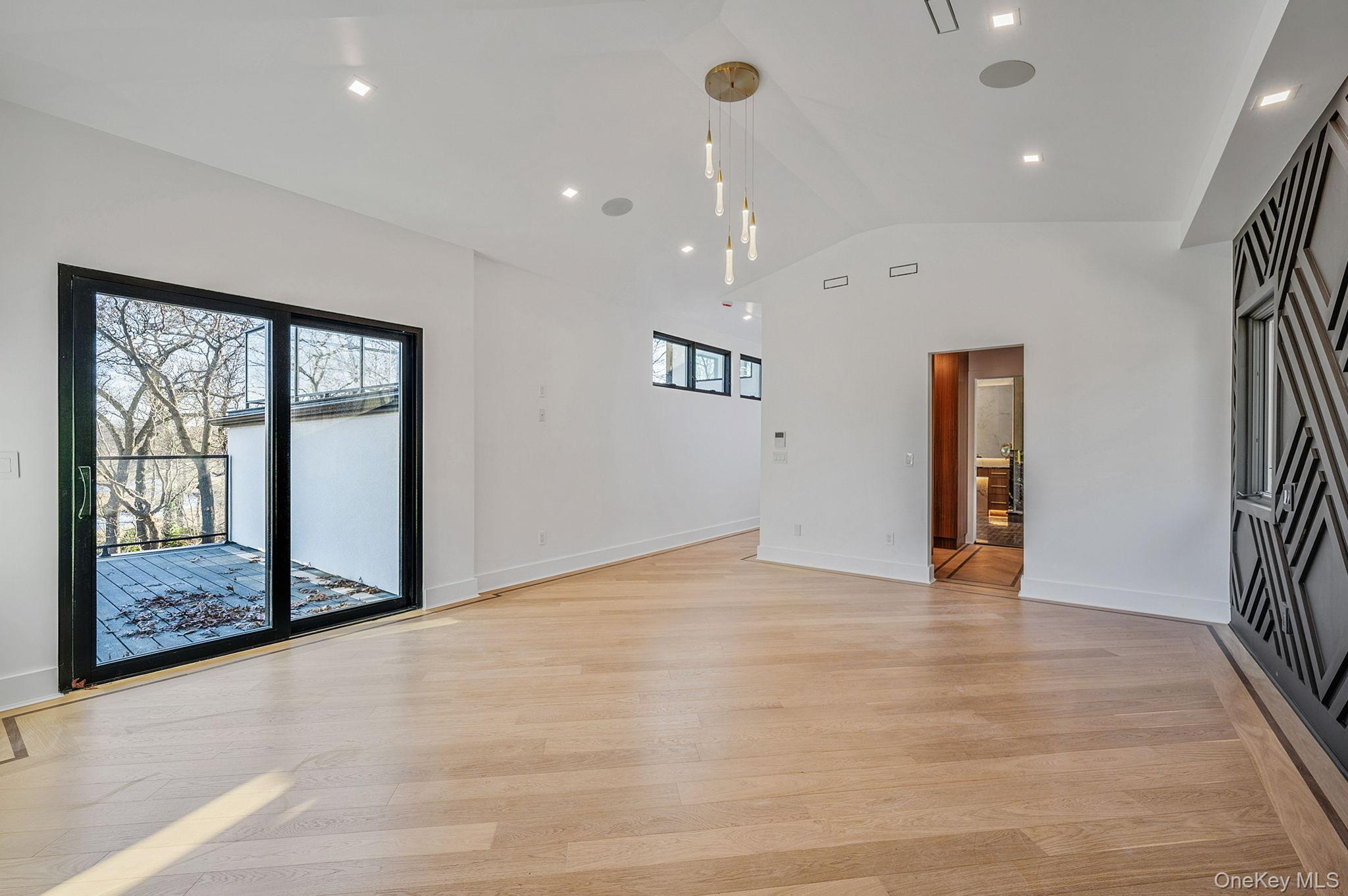 #19 photo, 7 Riverview Terrace, সাফোক কাউন্টি Smithtown , NY 11787