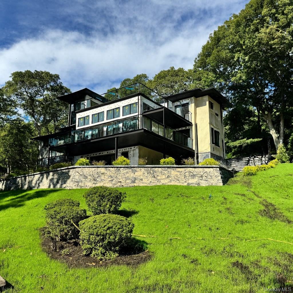 #2 photo, 7 Riverview Terrace, Smithtown , NY 11787