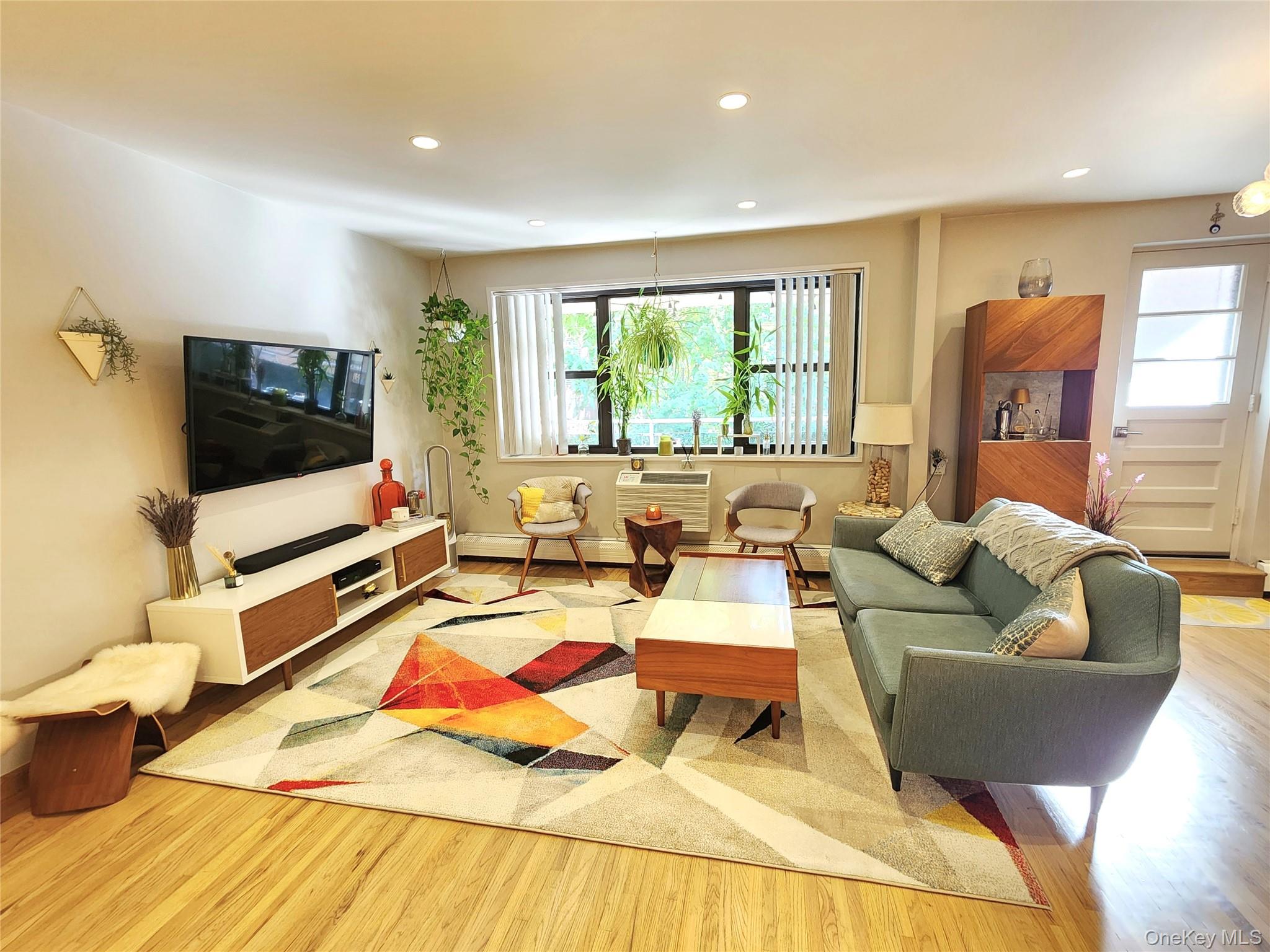 #1 photo, 25 Park Place, Great Neck Plaza , NY 11021