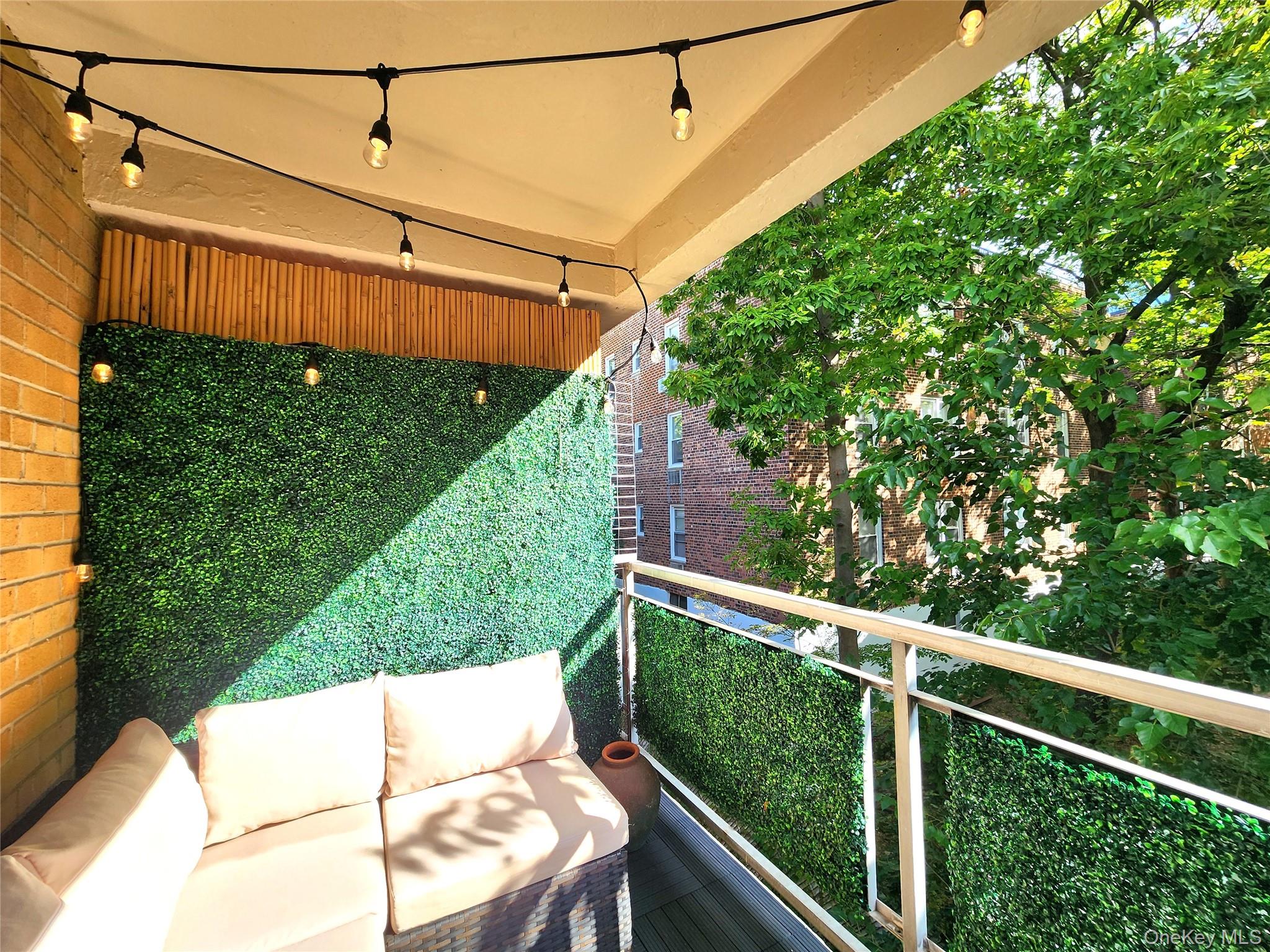 #12 photo, 25 Park Place, Great Neck Plaza , NY 11021