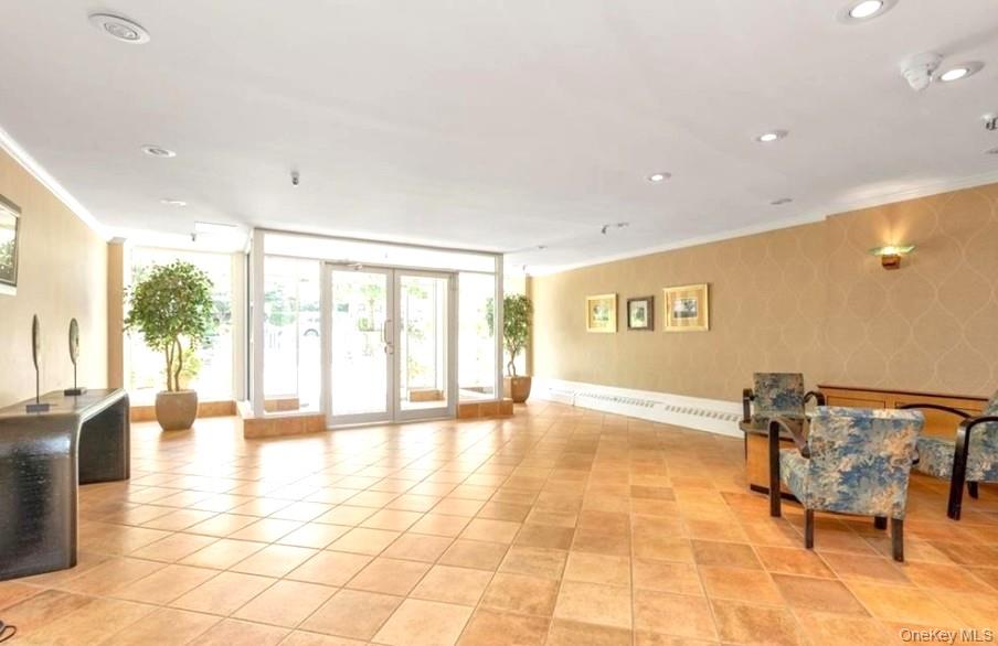 #14 photo, 25 Park Place, Great Neck Plaza , NY 11021