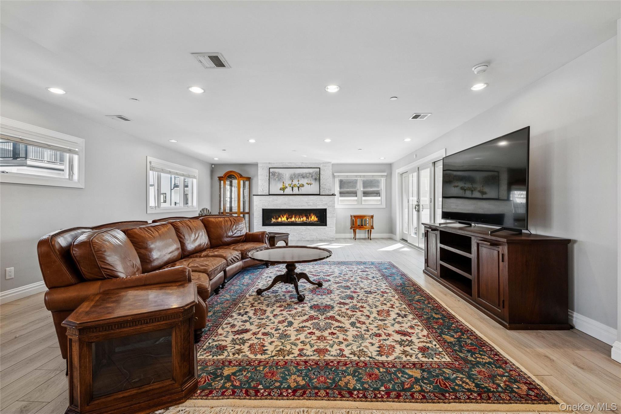 #11 photo, 71 Michigan Street, ナッソー郡 Long Beach , NY 11561