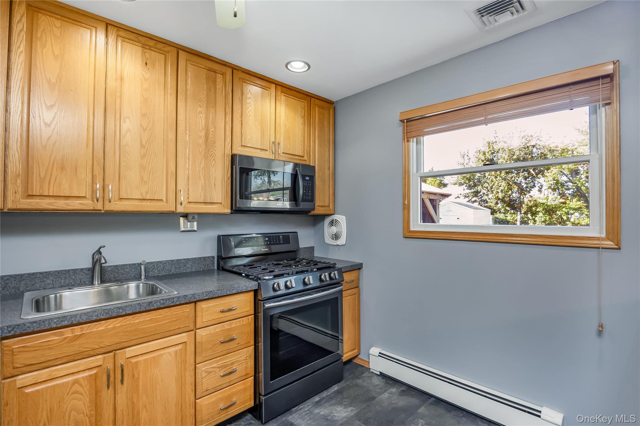 #20 photo, 15 Whalen Street, North Babylon , NY 11703