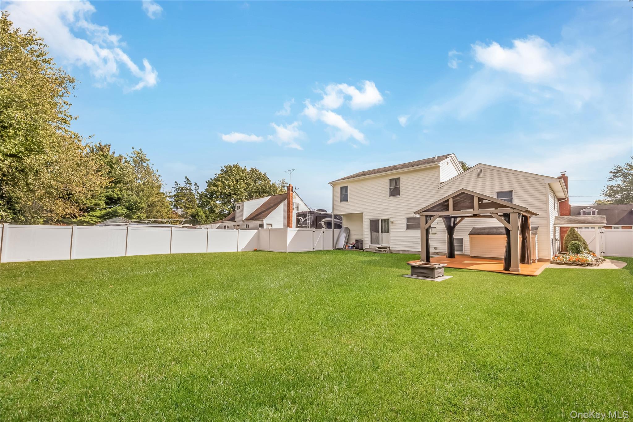 #7 photo, 15 Whalen Street, North Babylon , NY 11703