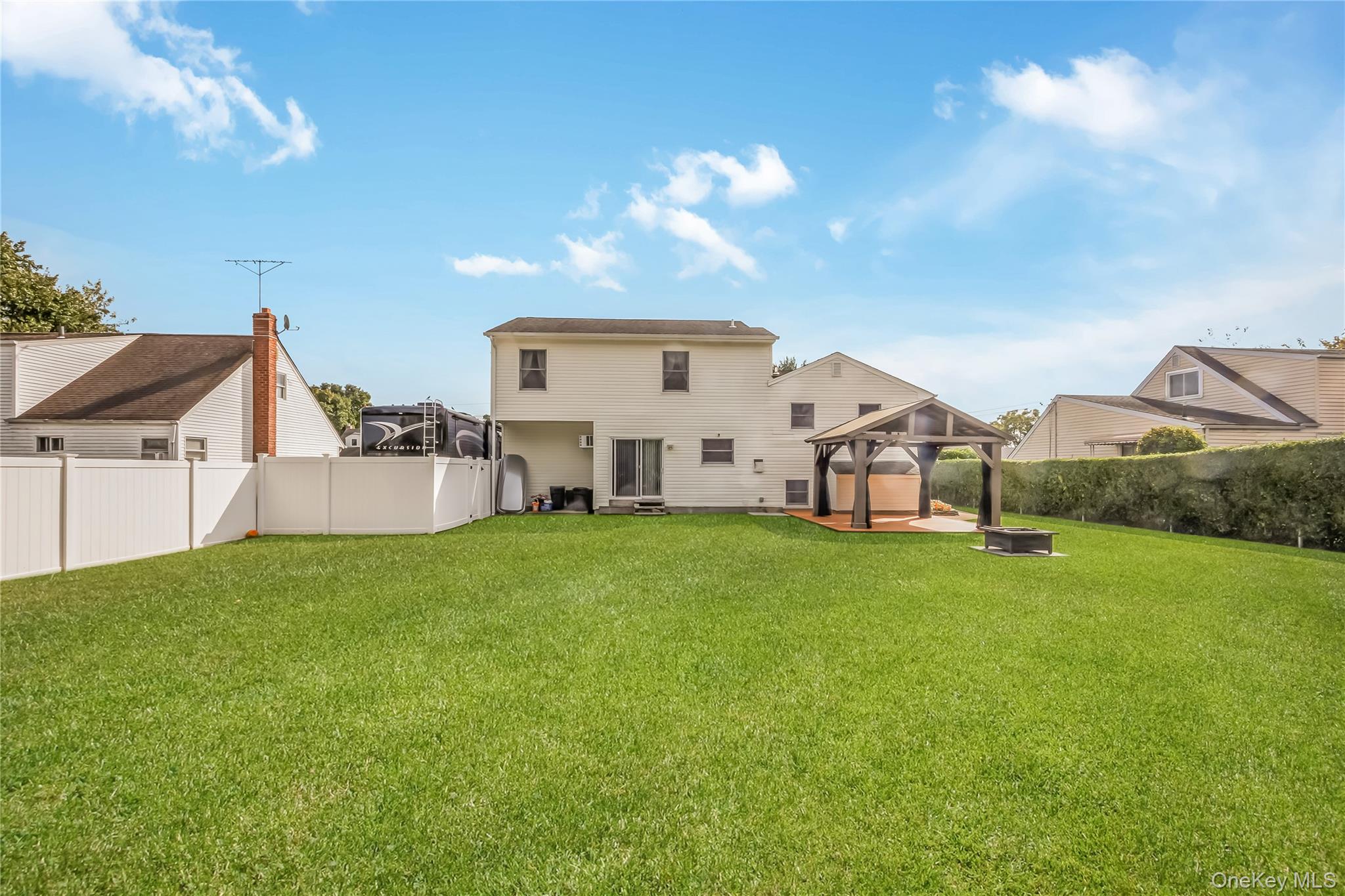 #8 photo, 15 Whalen Street, North Babylon , NY 11703