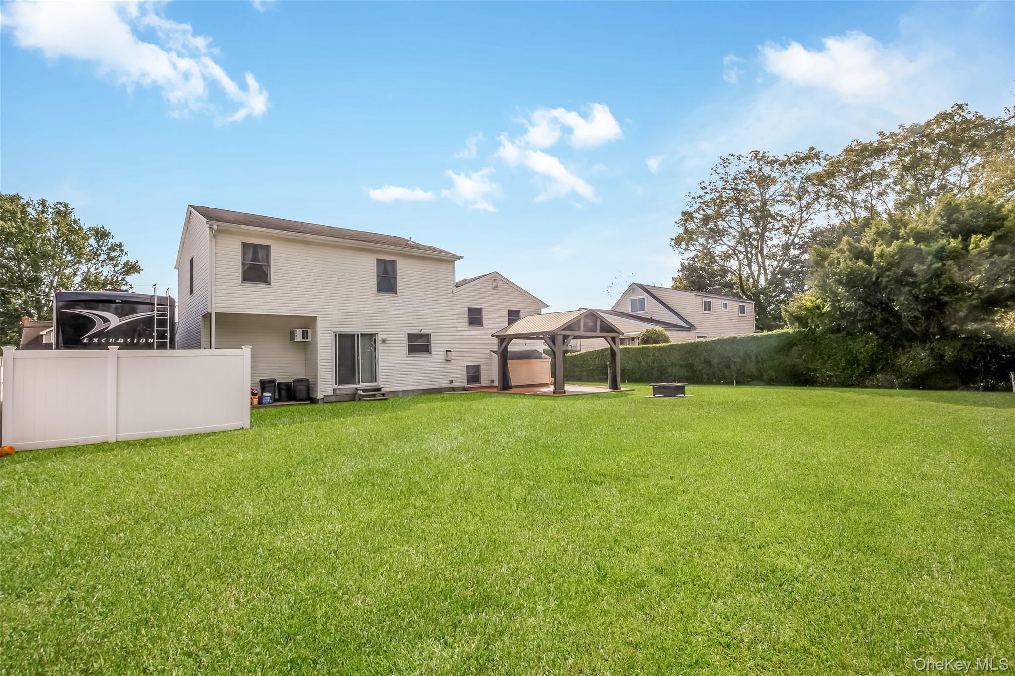 #9 photo, 15 Whalen Street, North Babylon , NY 11703