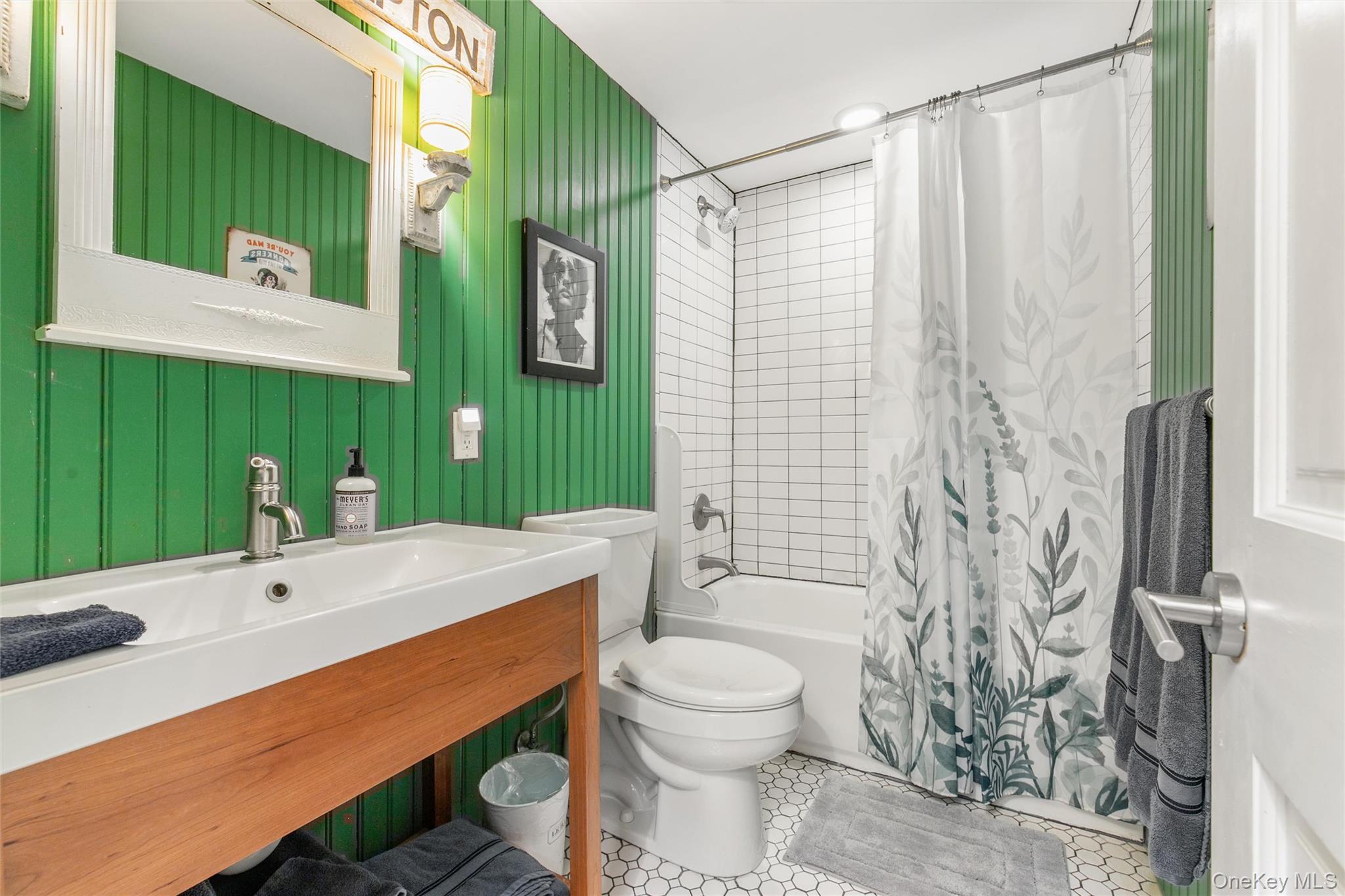 #20 photo, 212 LUMBER LN, Bridgehampton , NY 11932