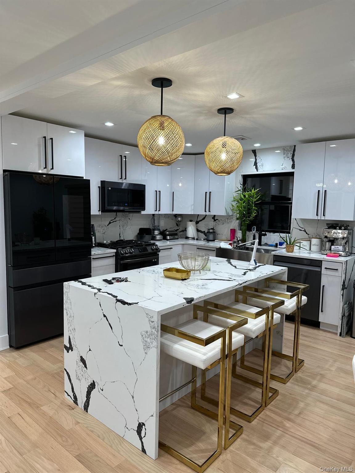 #14 photo, 63 Pembrook Drive, Mineola , NY 11501