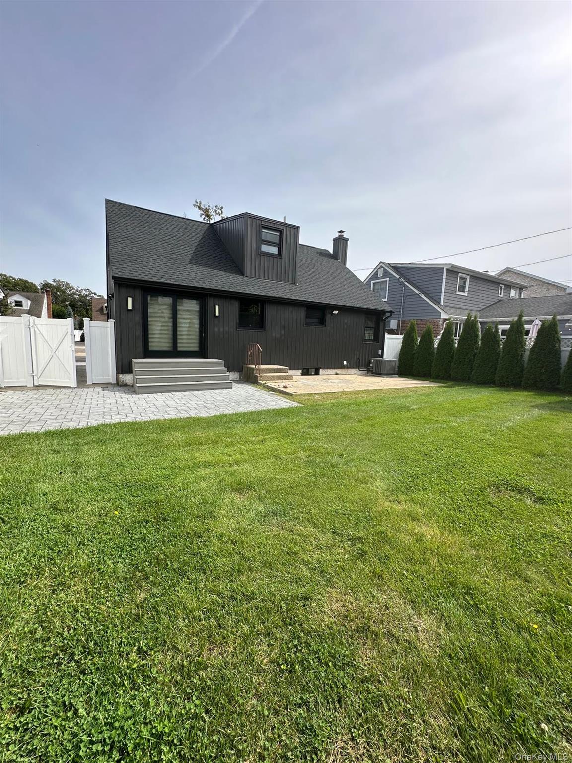 #16 photo, 63 Pembrook Drive, Mineola , NY 11501