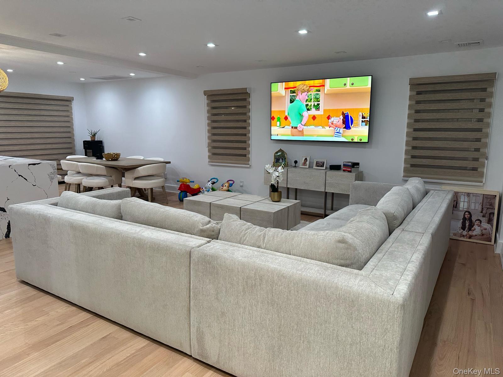 #5 photo, 63 Pembrook Drive, Mineola , NY 11501