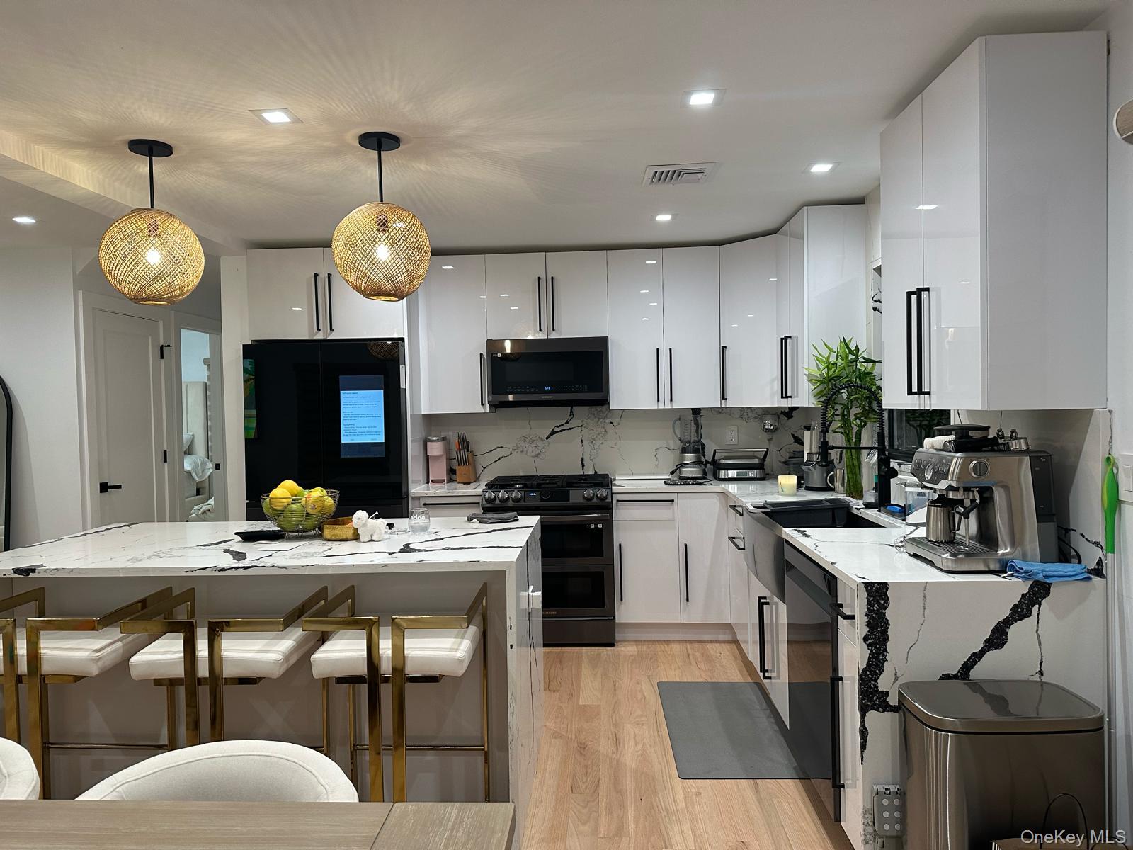 #6 photo, 63 Pembrook Drive, Mineola , NY 11501