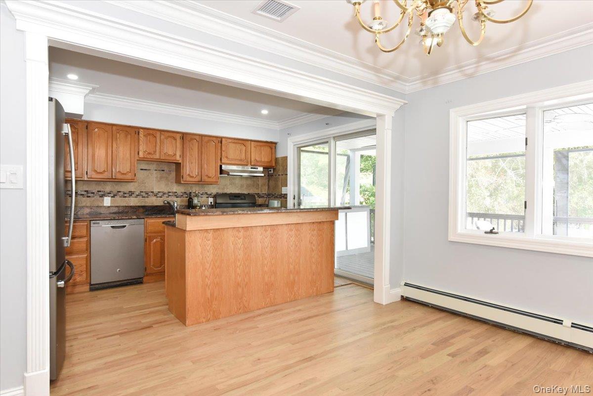 #11 photo, 108 Block Boulevard, Massapequa , NY 11762