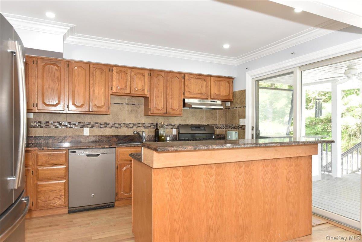 #12 photo, 108 Block Boulevard, Massapequa , NY 11762