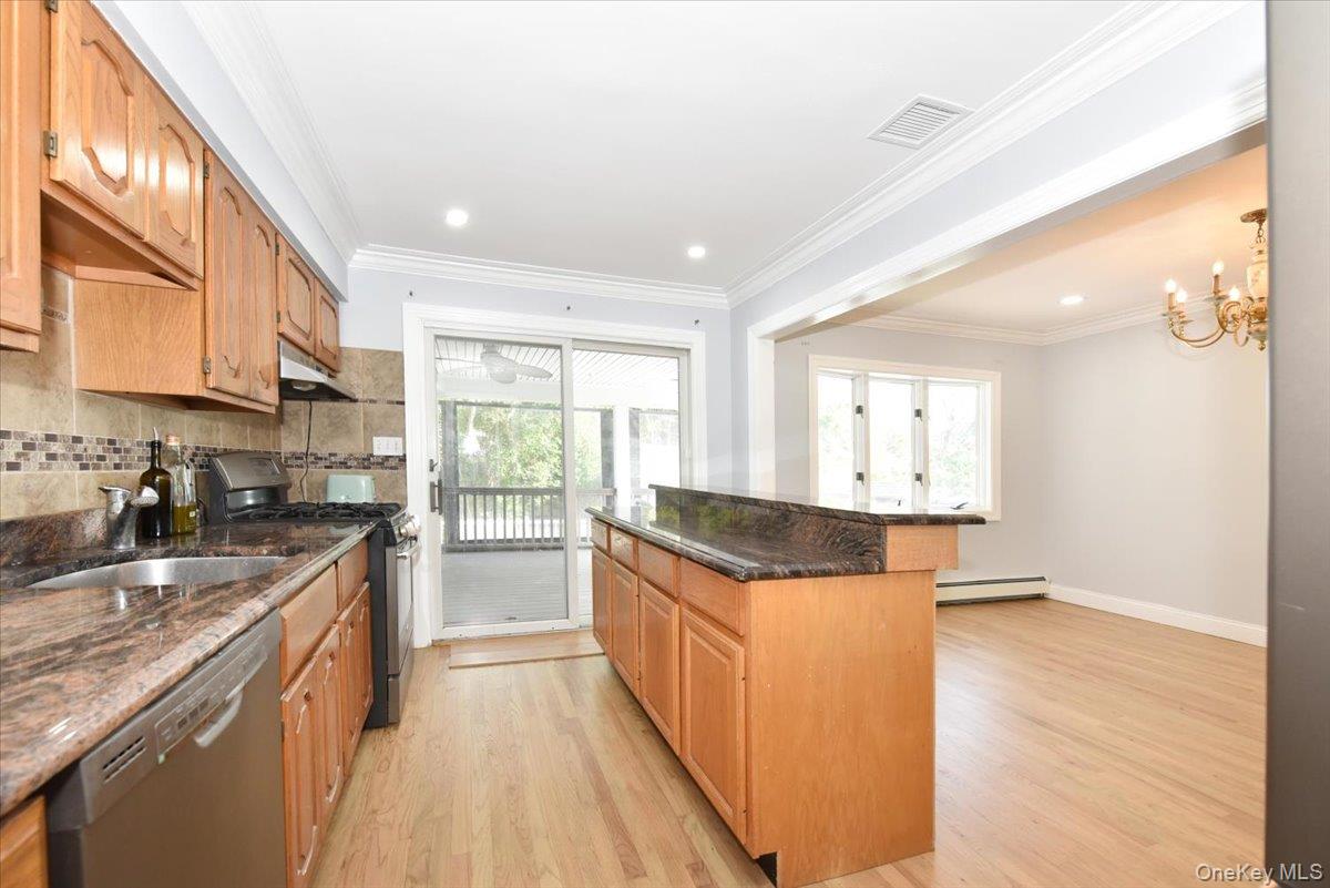 #13 photo, 108 Block Boulevard, Massapequa , NY 11762