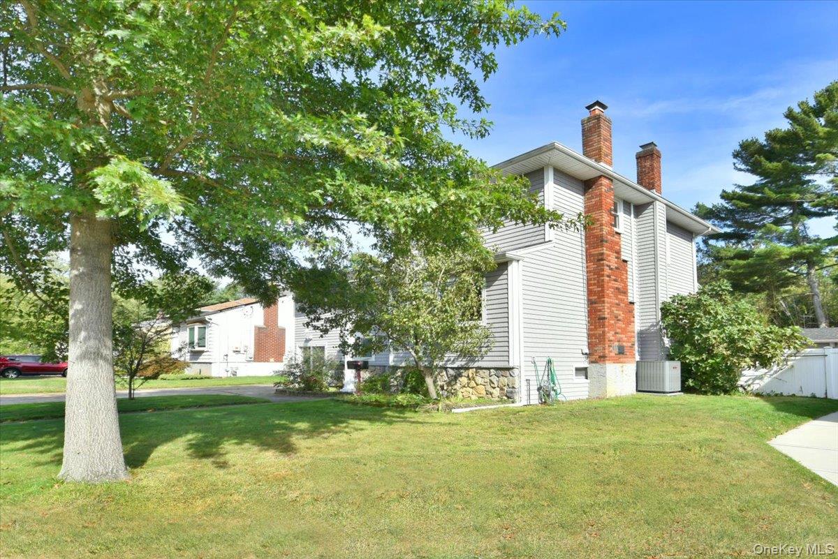 #4 photo, 108 Block Boulevard, Massapequa , NY 11762