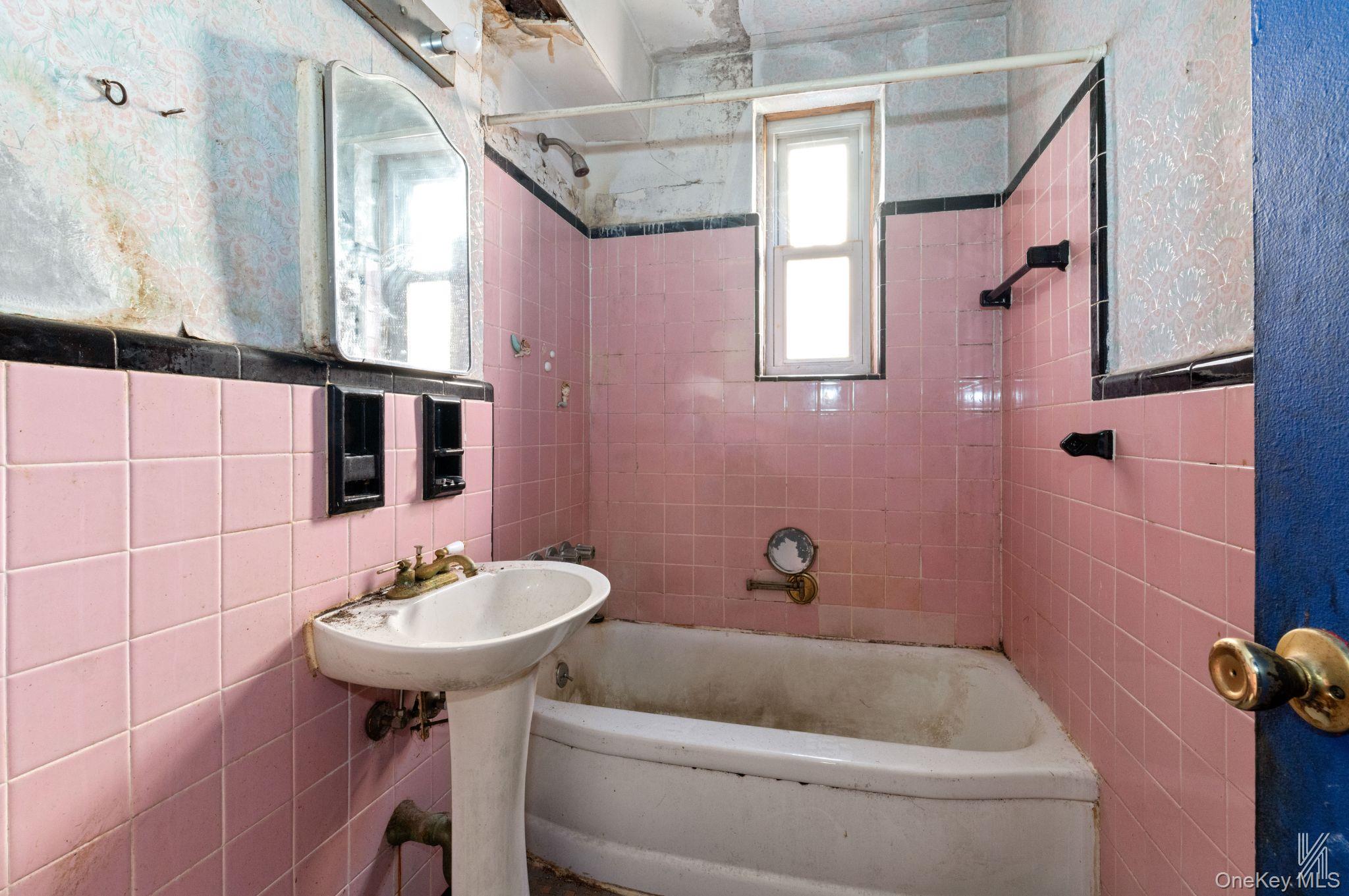 #15 photo, 33-04 91st Street, Jackson Heights , NY 11372