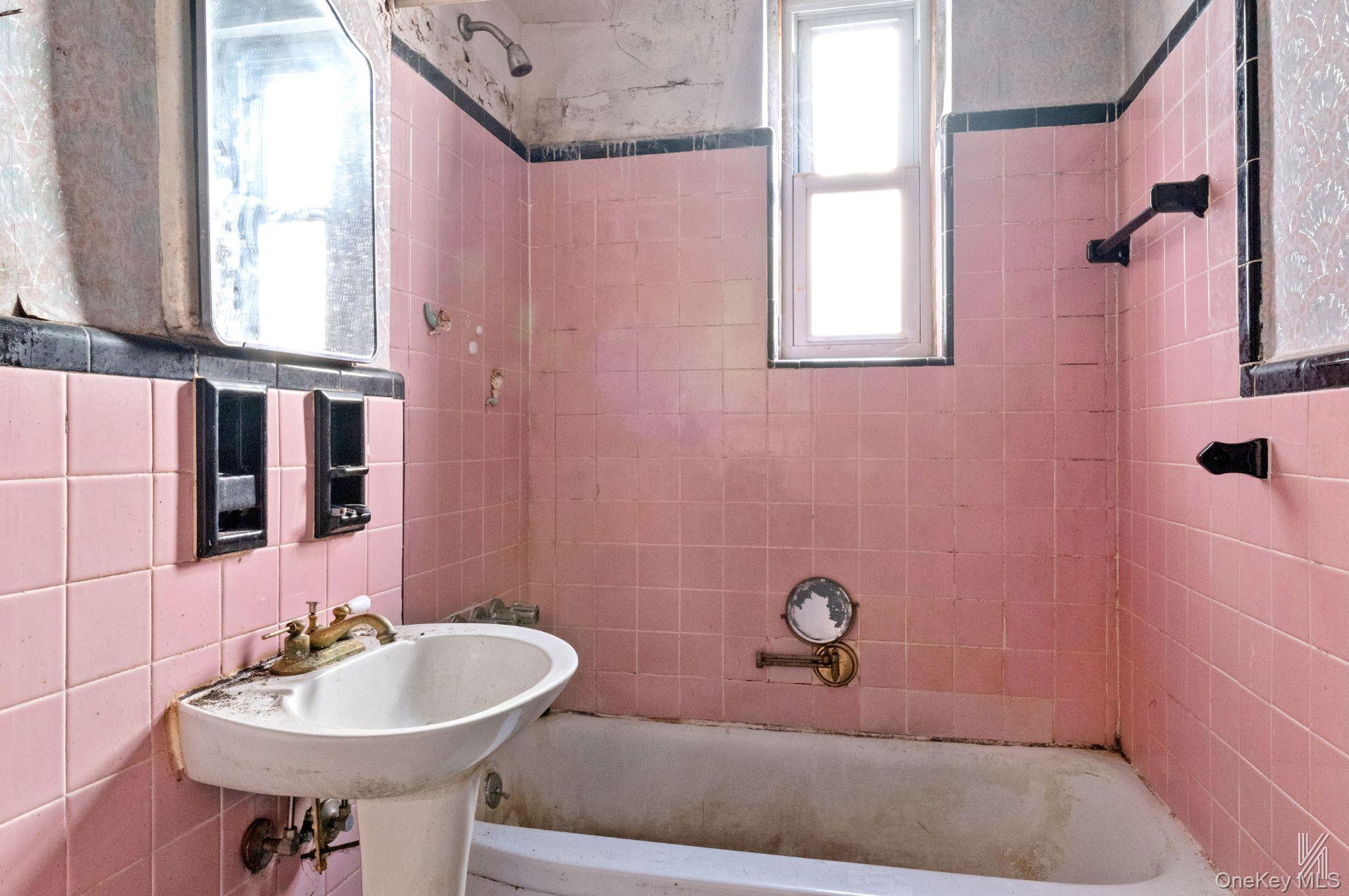 #16 photo, 33-04 91st Street, Jackson Heights , NY 11372