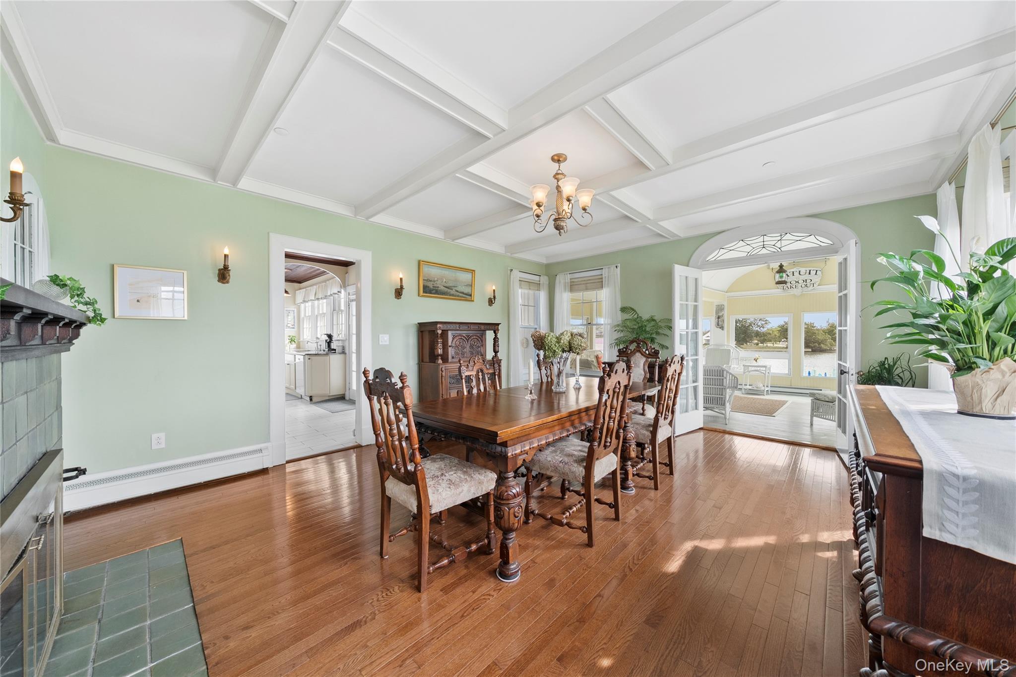 #13 photo, 260 Ocean Avenue, Amityville , NY 11701