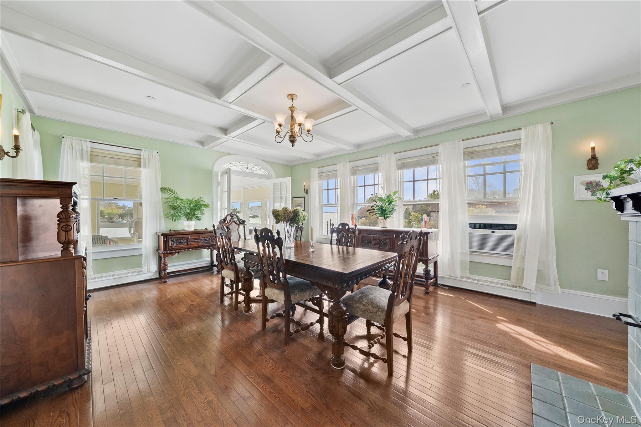 #14 photo, 260 Ocean Avenue, Amityville , NY 11701