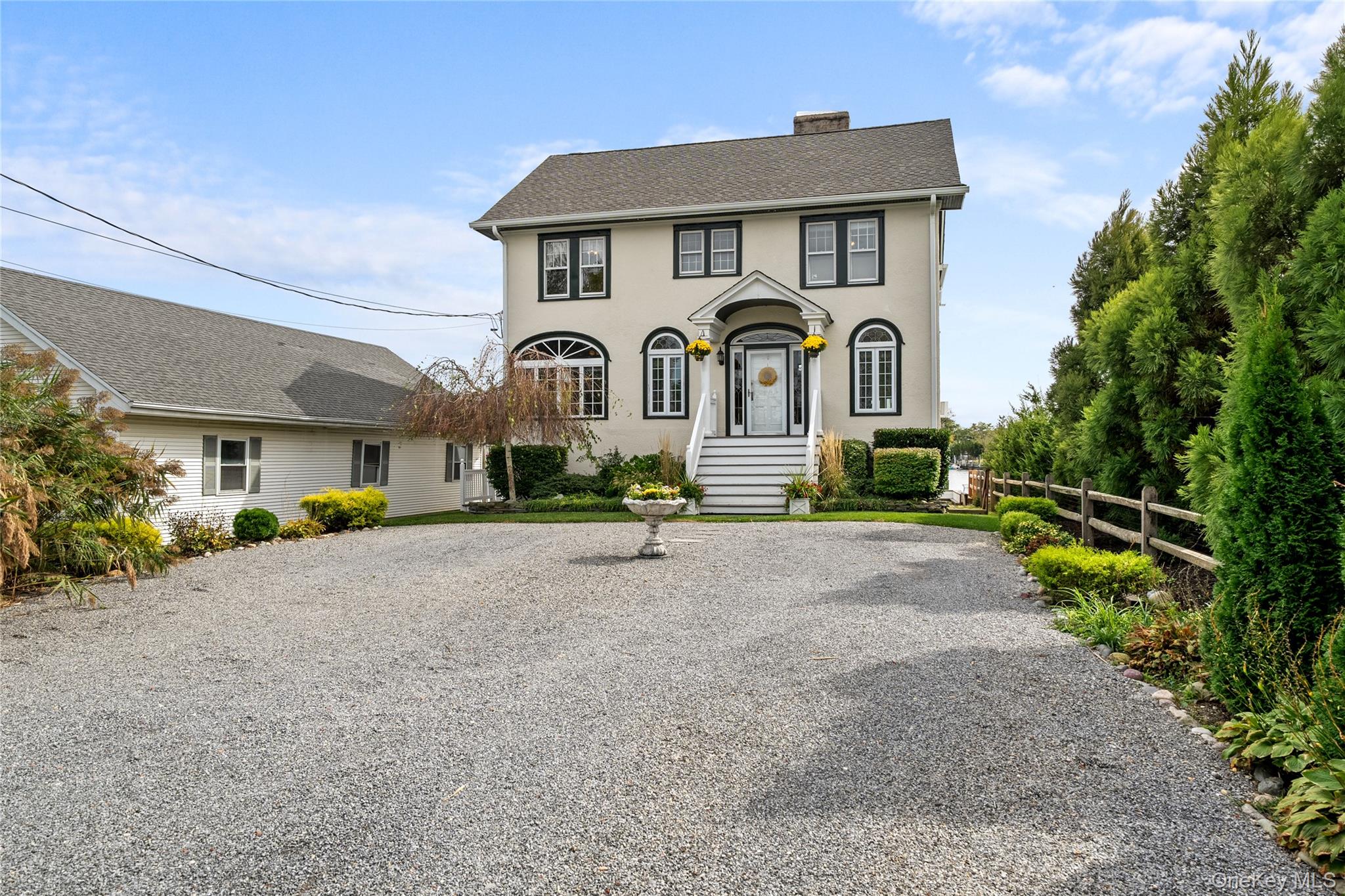 #4 photo, 260 Ocean Avenue, Amityville , NY 11701