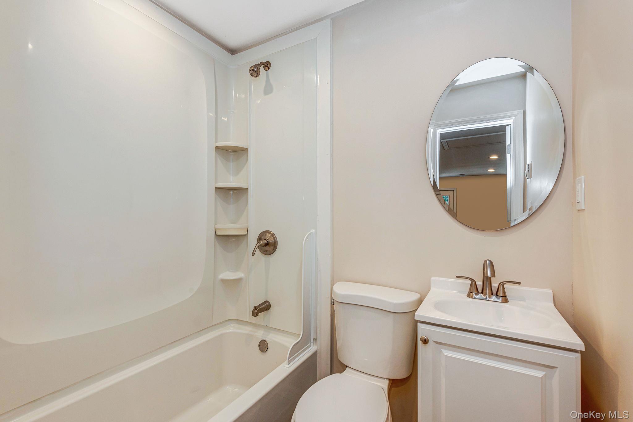 #9 photo, 364 Dogwood Road, Brookhaven , NY 11951