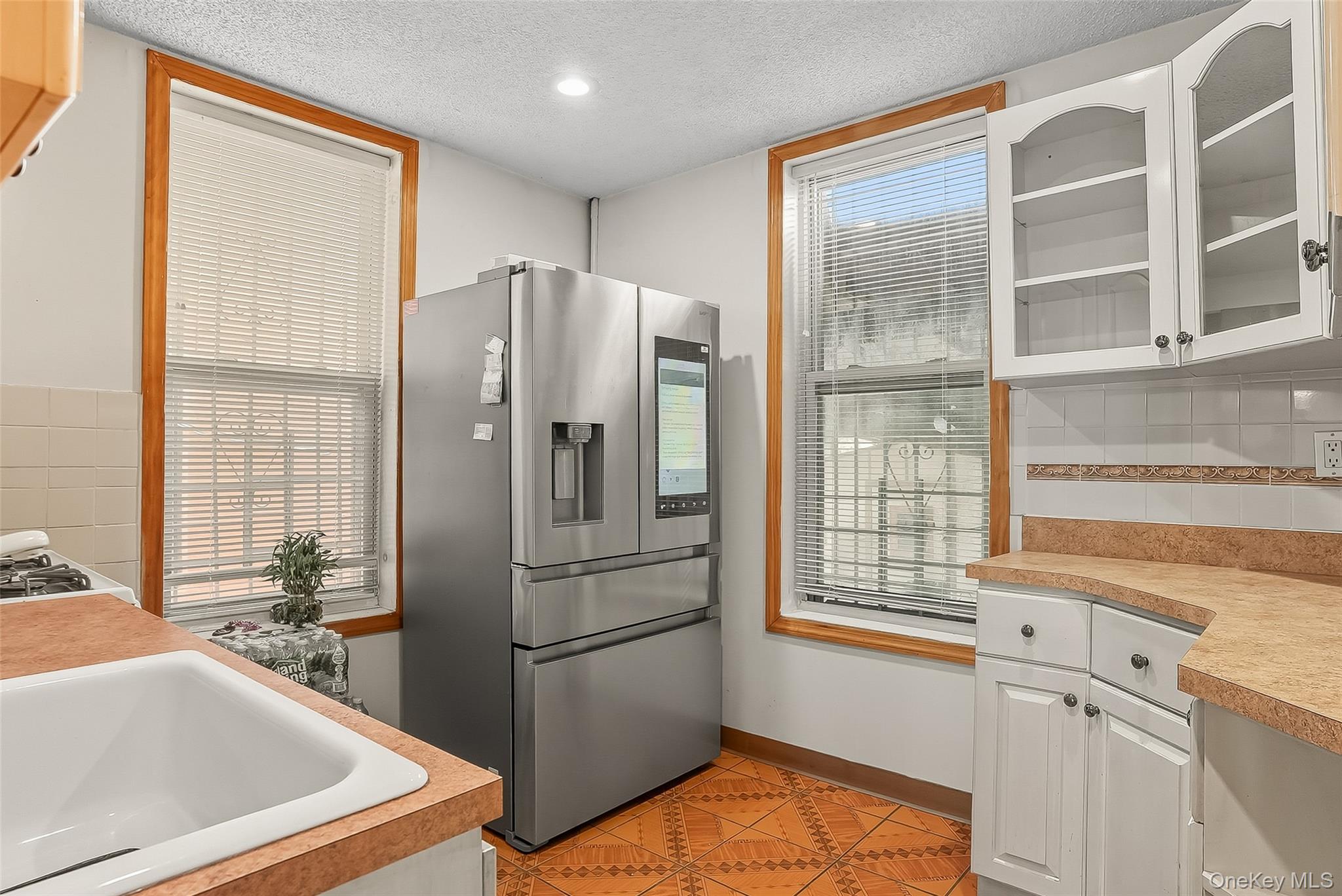 #4 photo, 1036 Metcalf Avenue, Bronx , NY 10472