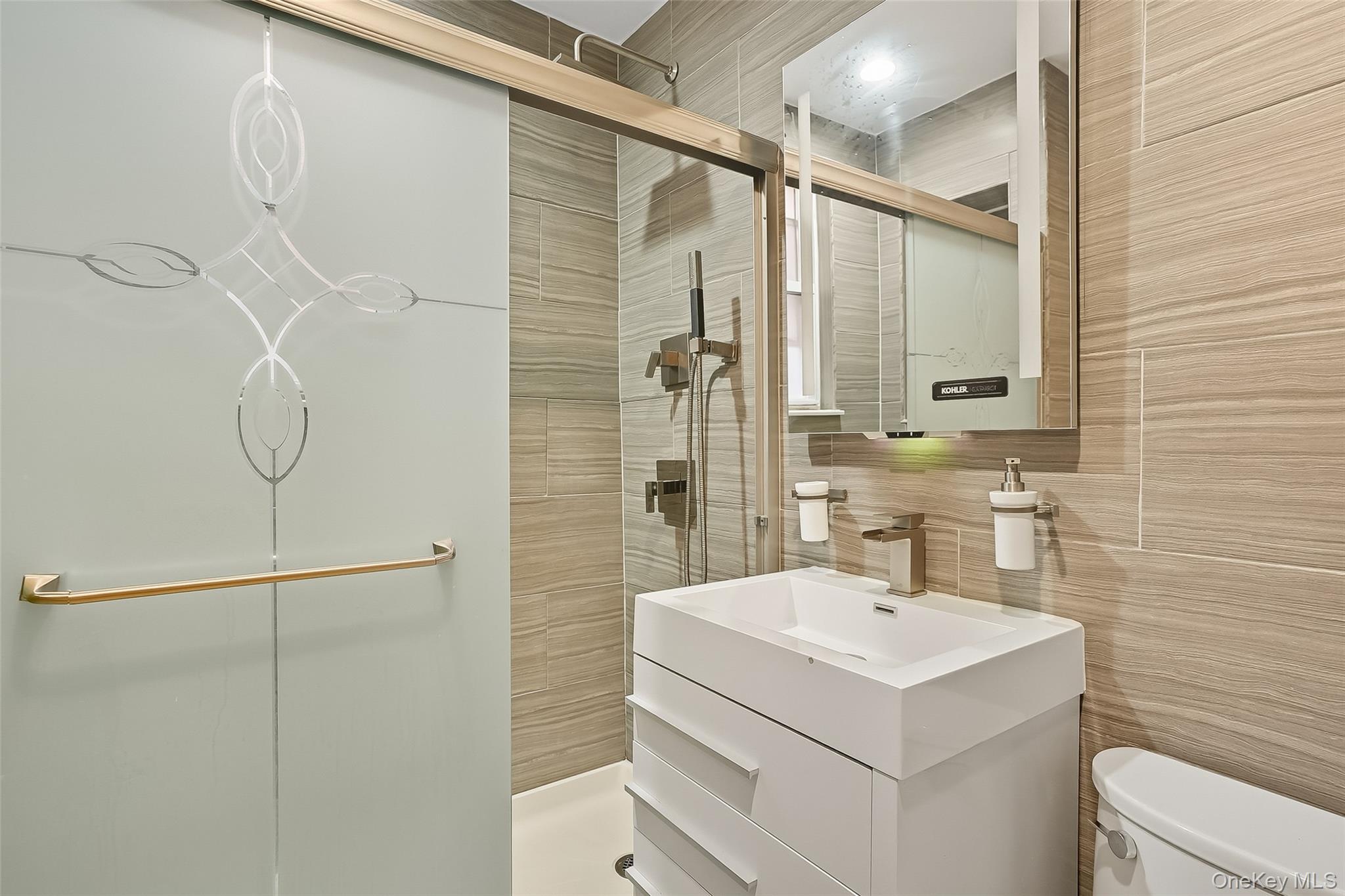 #8 photo, 1036 Metcalf Avenue, Bronx , NY 10472